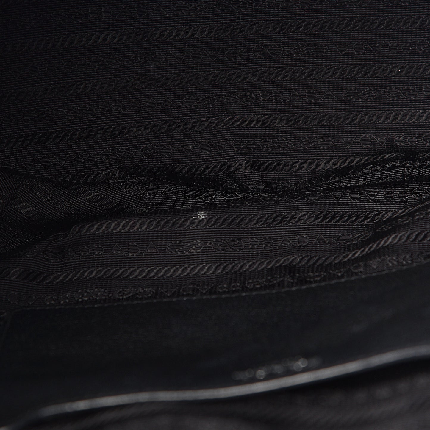 Vitello Daino Shoulder Bag Black