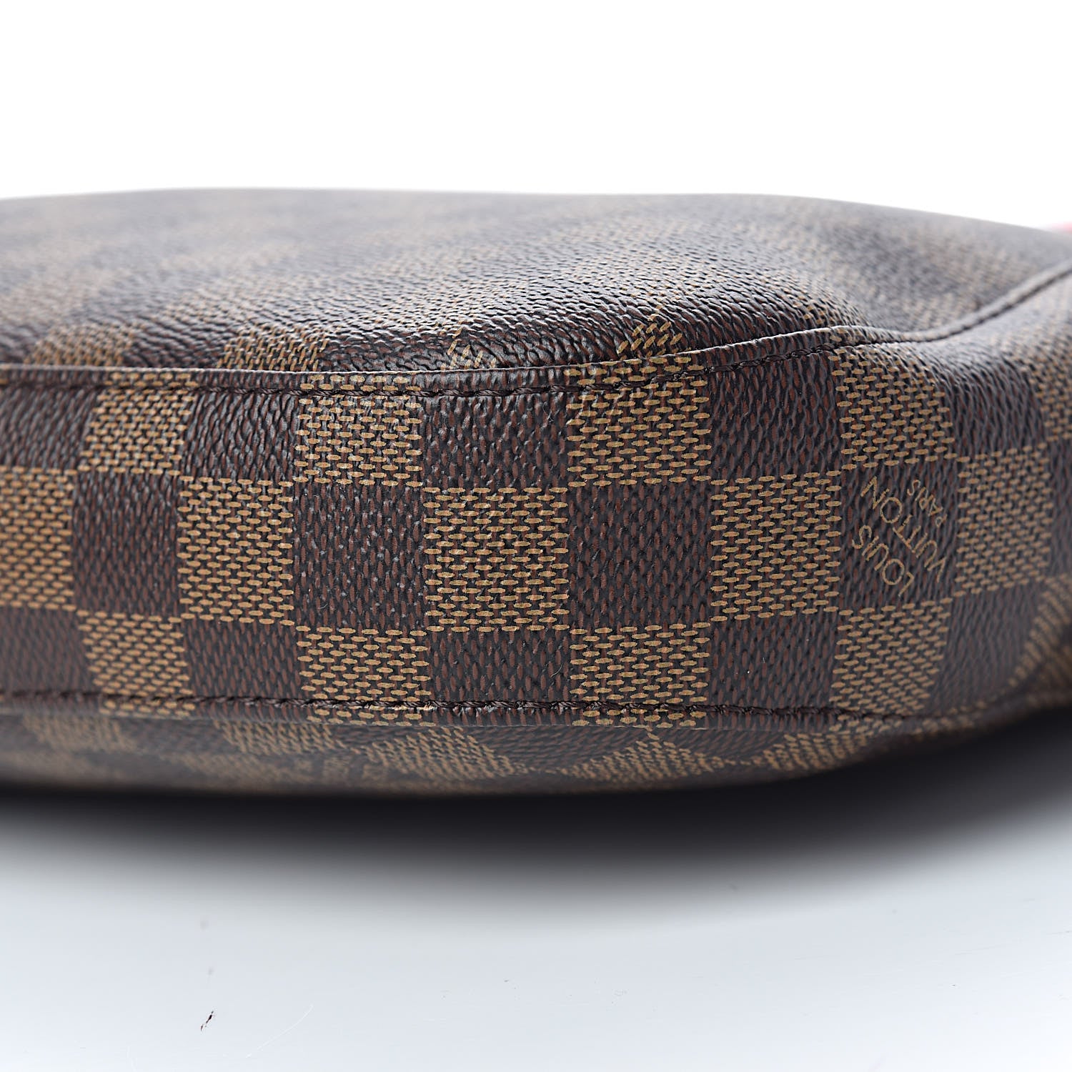 Louis Vuitton Damier Ebene South Bank Besace 9 of 9