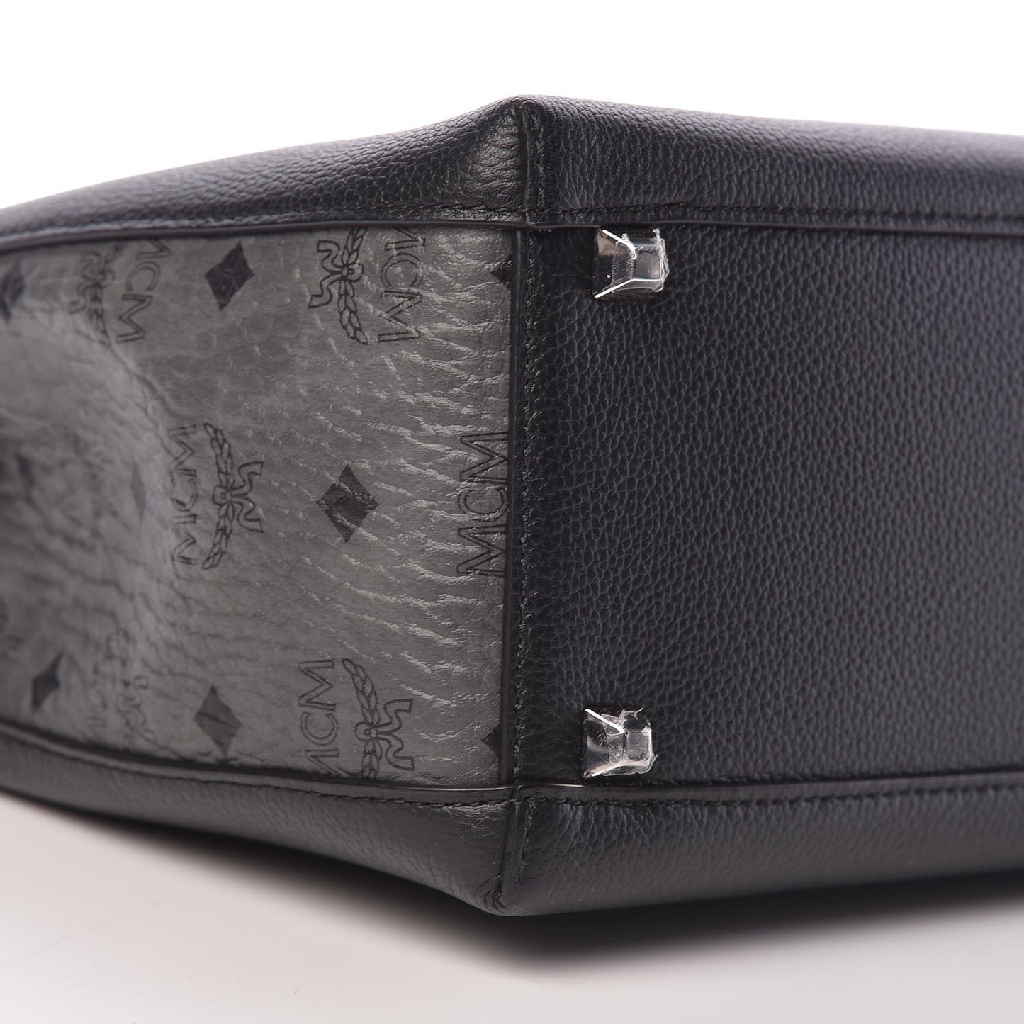 Grained Calfskin Visetos Medium Sarah Hobo Black