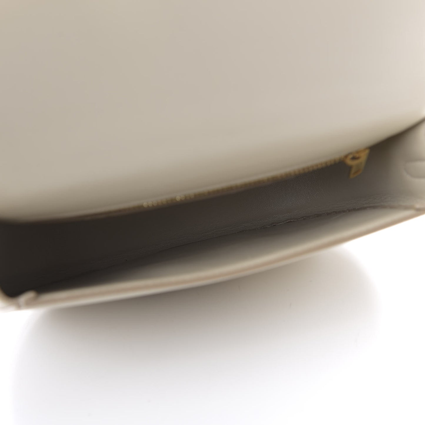 Grained Calfskin Small Trotteur Linen