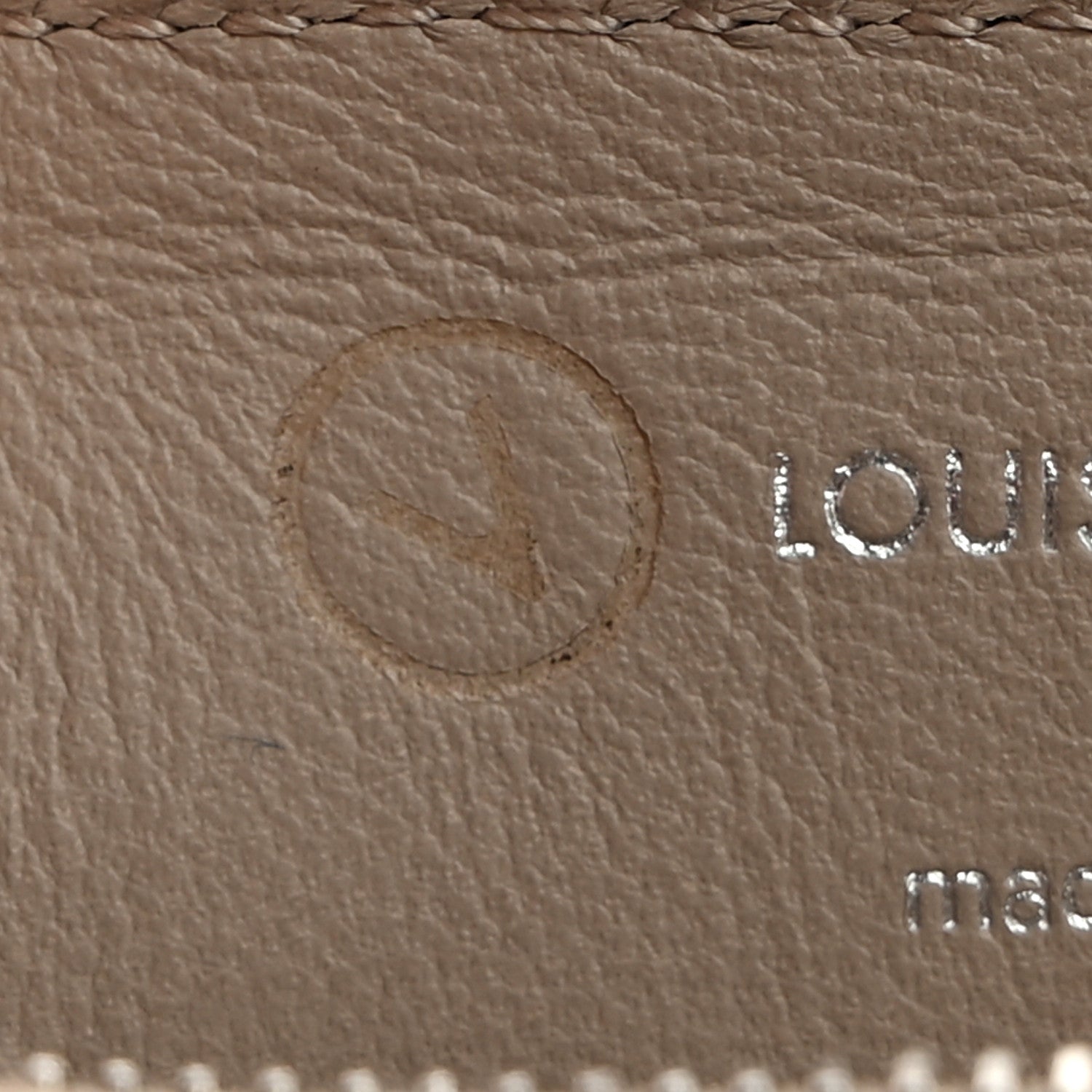 Louis Vuitton Mahina Recto Verso Card Holder Galet 7 of 7