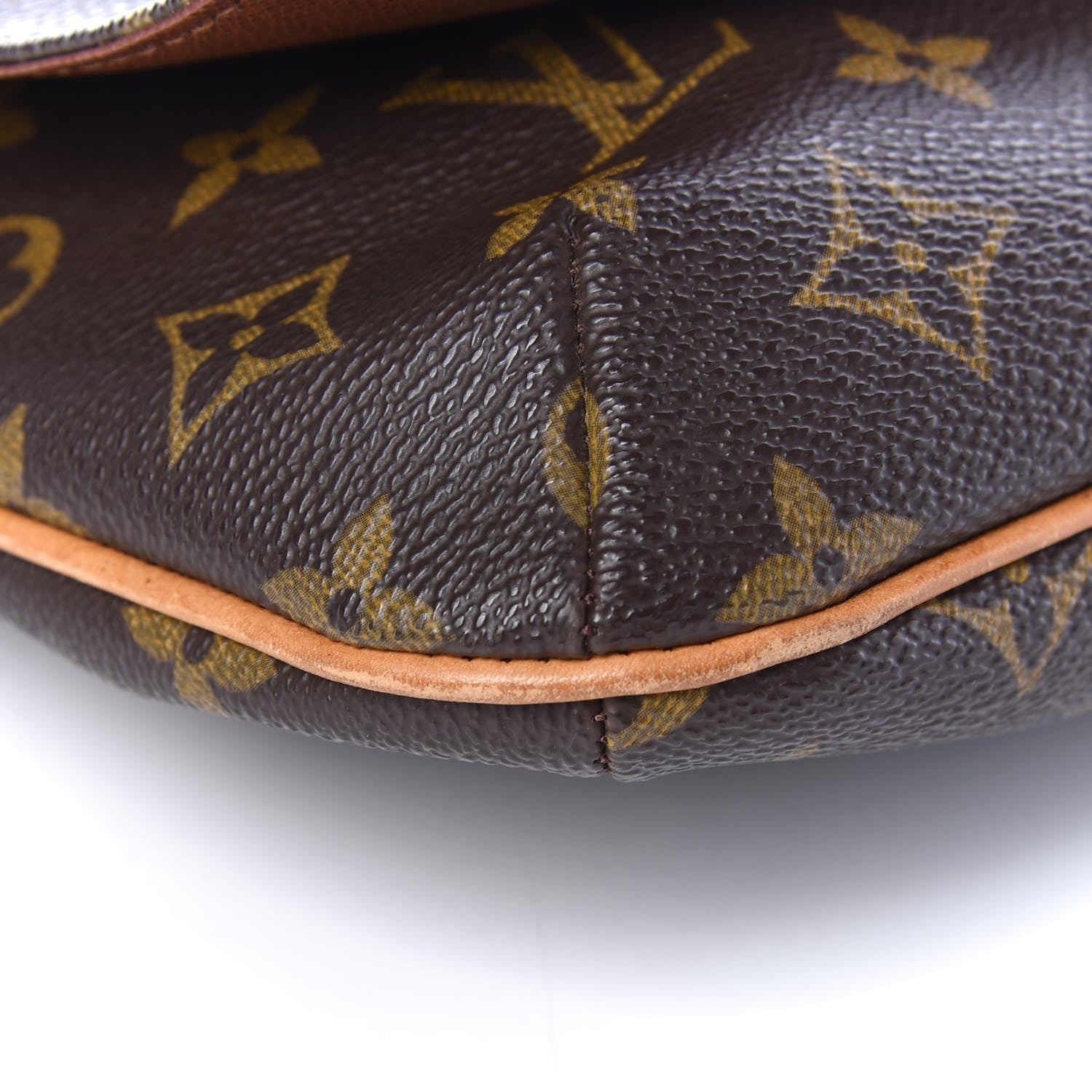 Louis Vuitton Monogram Musette Tango 8 of 9