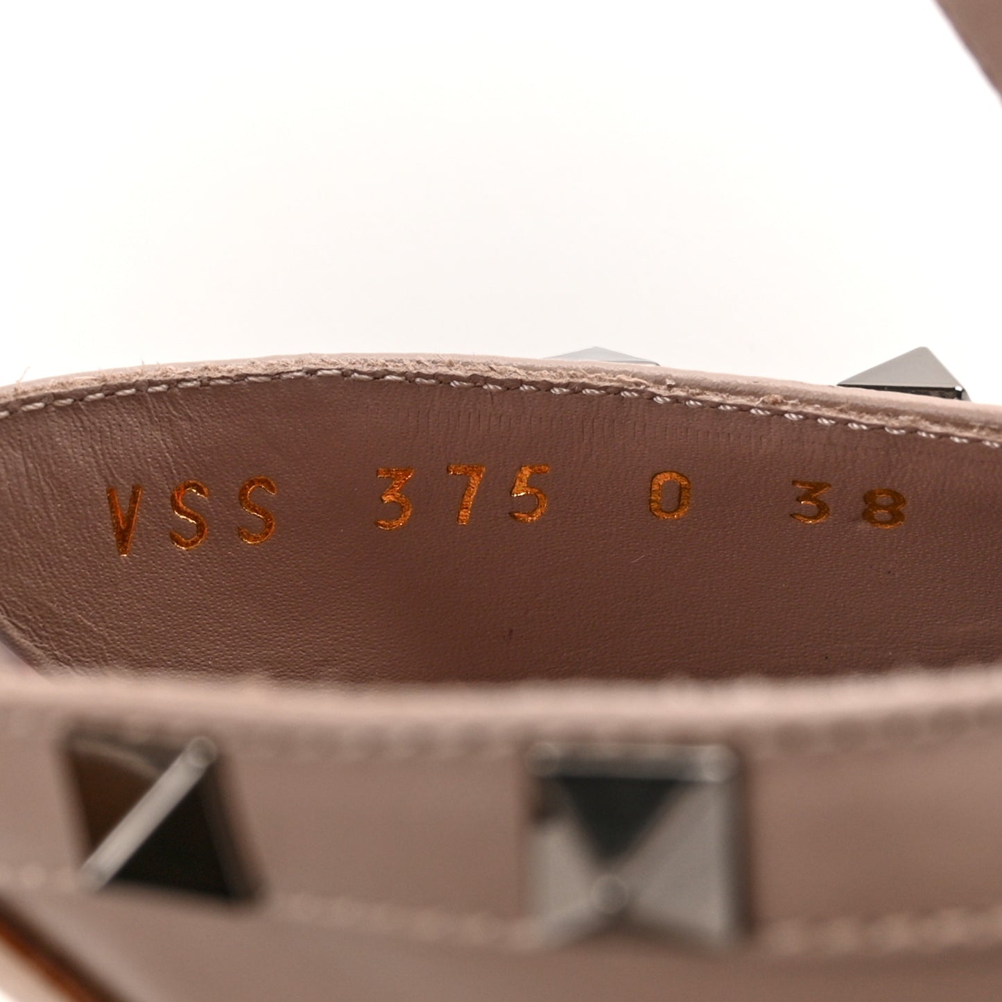 X UNDERCOVER Calfskin Rockstud Ankle Strap Low Heel Pumps 38 Poudre