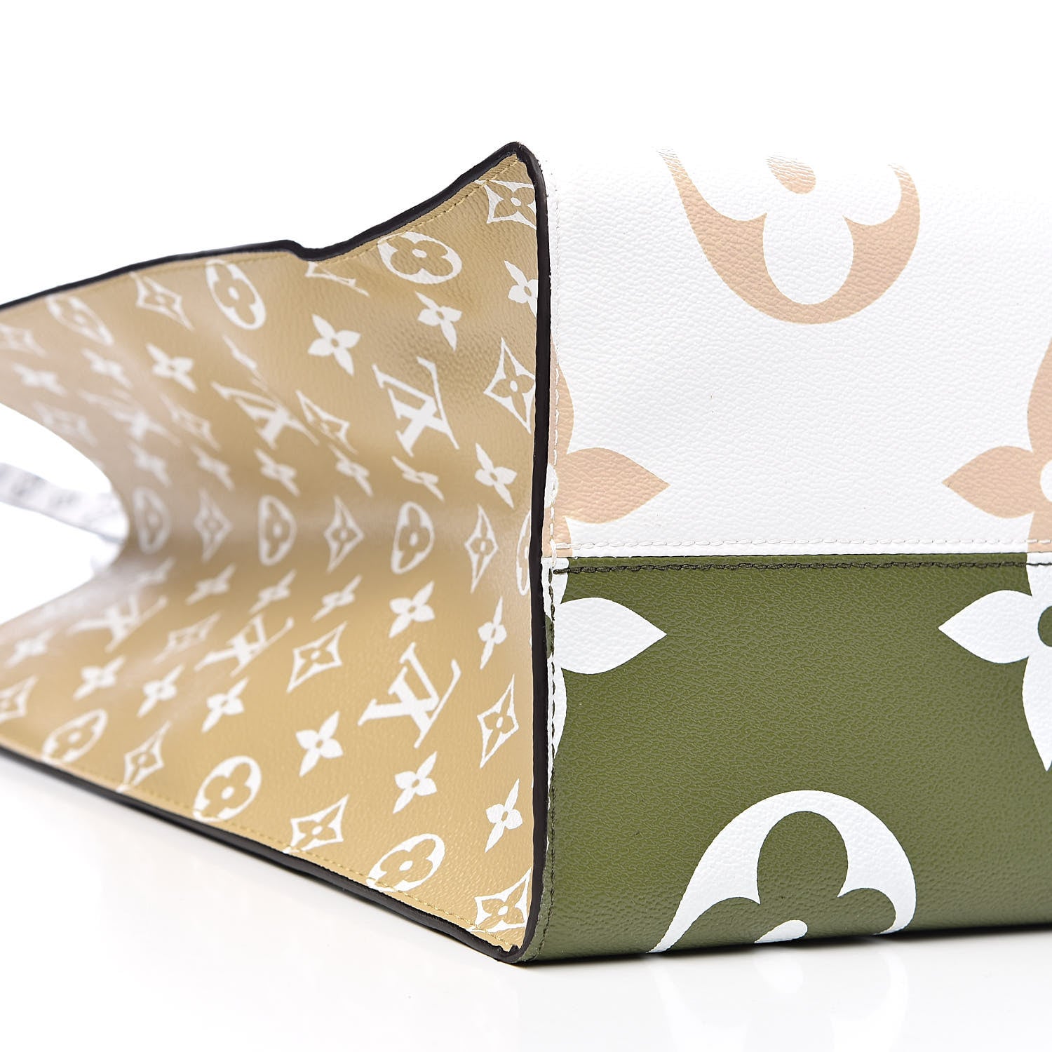 Louis Vuitton Monogram Giant Onthego GM Kaki Beige 11 of 13