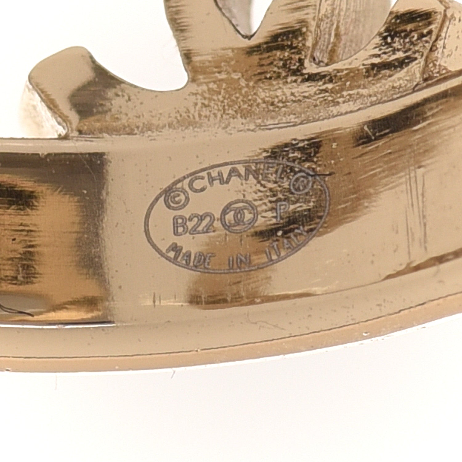 Chanel Metal Lambskin CC Ring 52 Gold Black 4 of 5