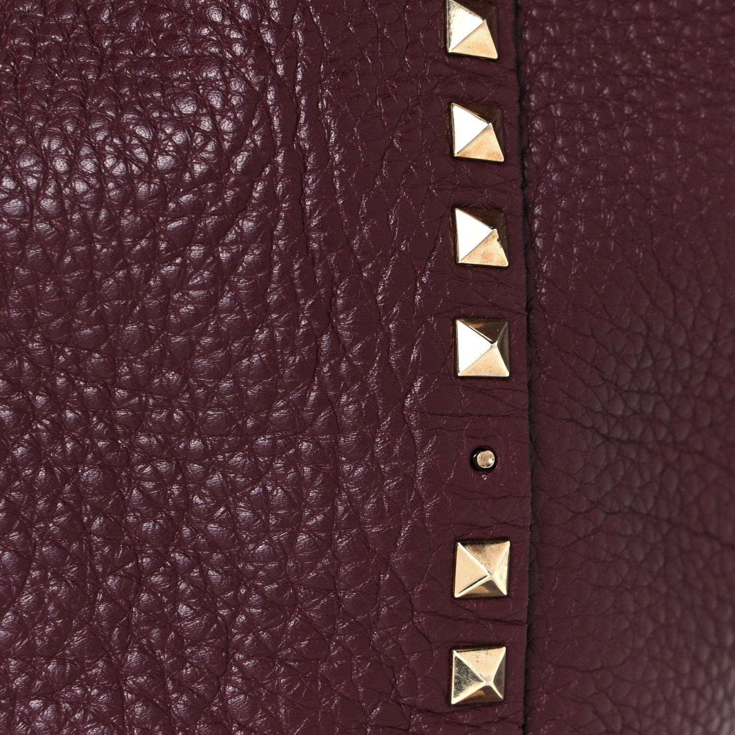 Valentino Garavani Pebbled Calfskin Medium Rockstud Tote Rubin 16 of 17