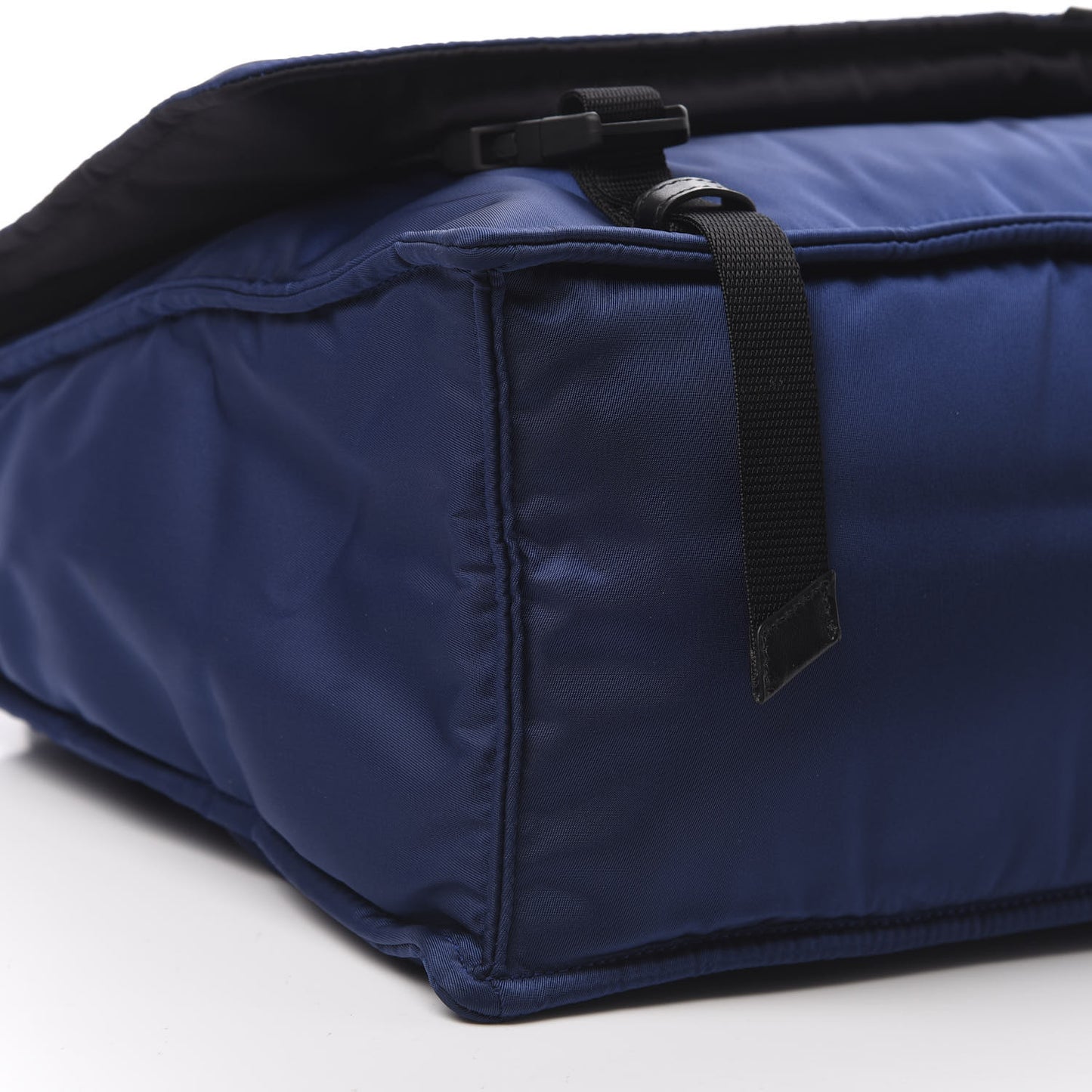 Tessuto Nylon Soft Calf Messenger Royal Black