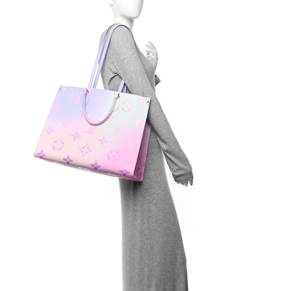 Louis Vuitton Monogram Giant Spring In The City Onthego GM Sunrise Pastel 2 of 9