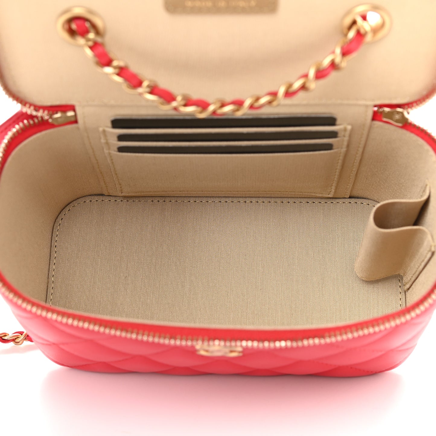 Lambskin Quilted Pearl Crush Small Vanity Case With Chain Red