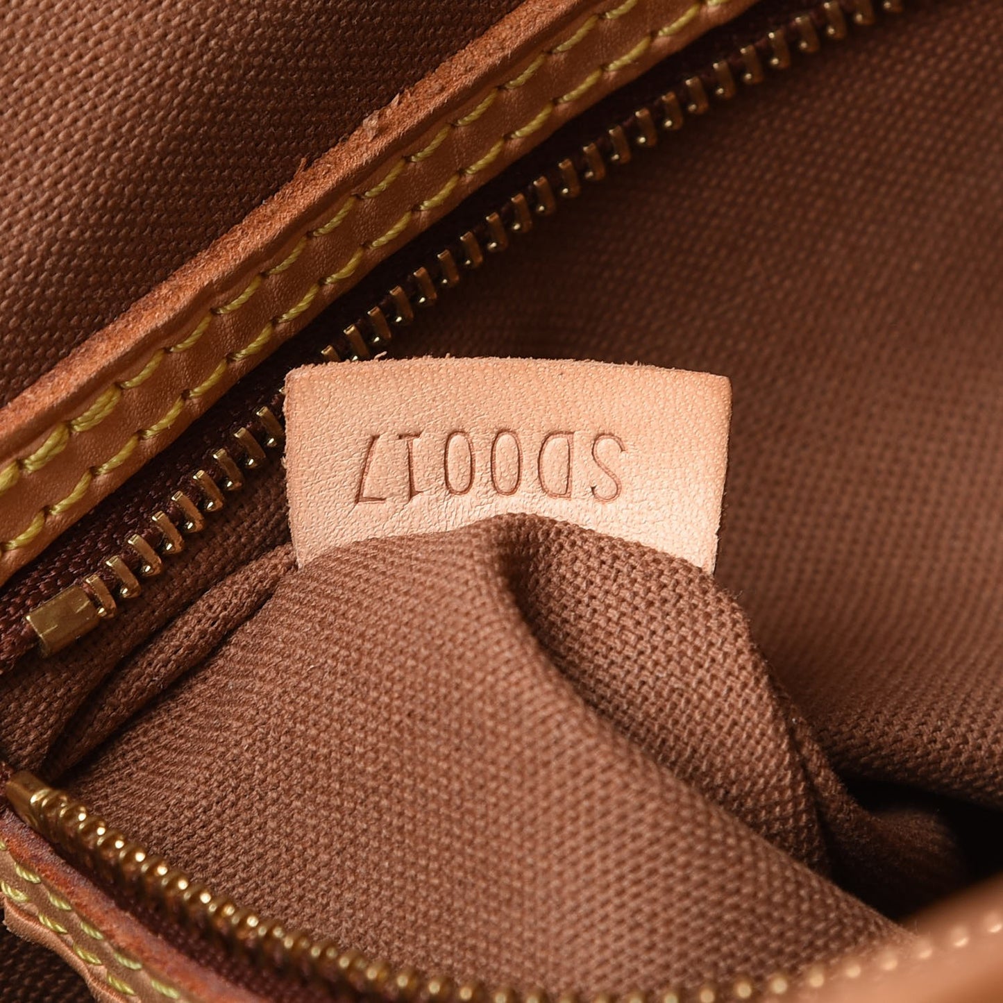 Monogram Batignolles Vertical