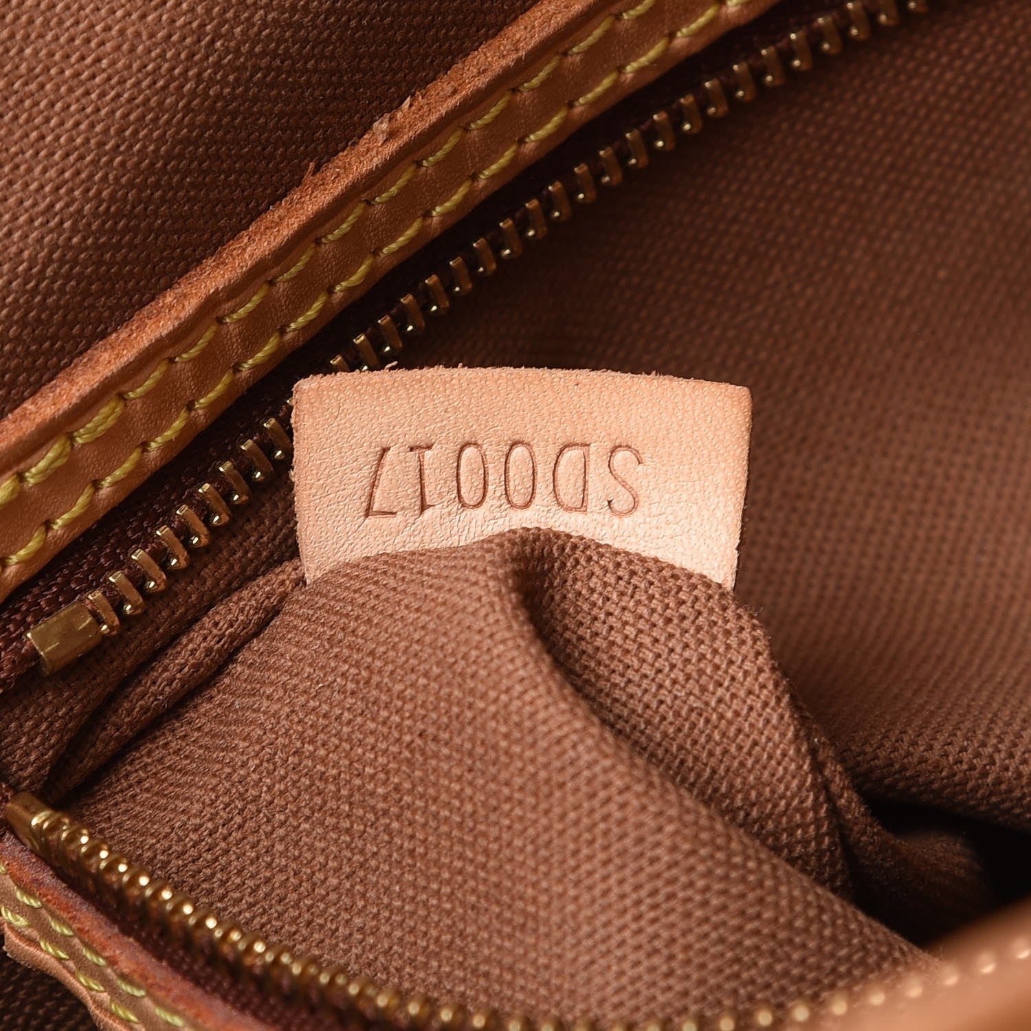 Louis Vuitton Monogram Batignolles Vertical 7 of 9