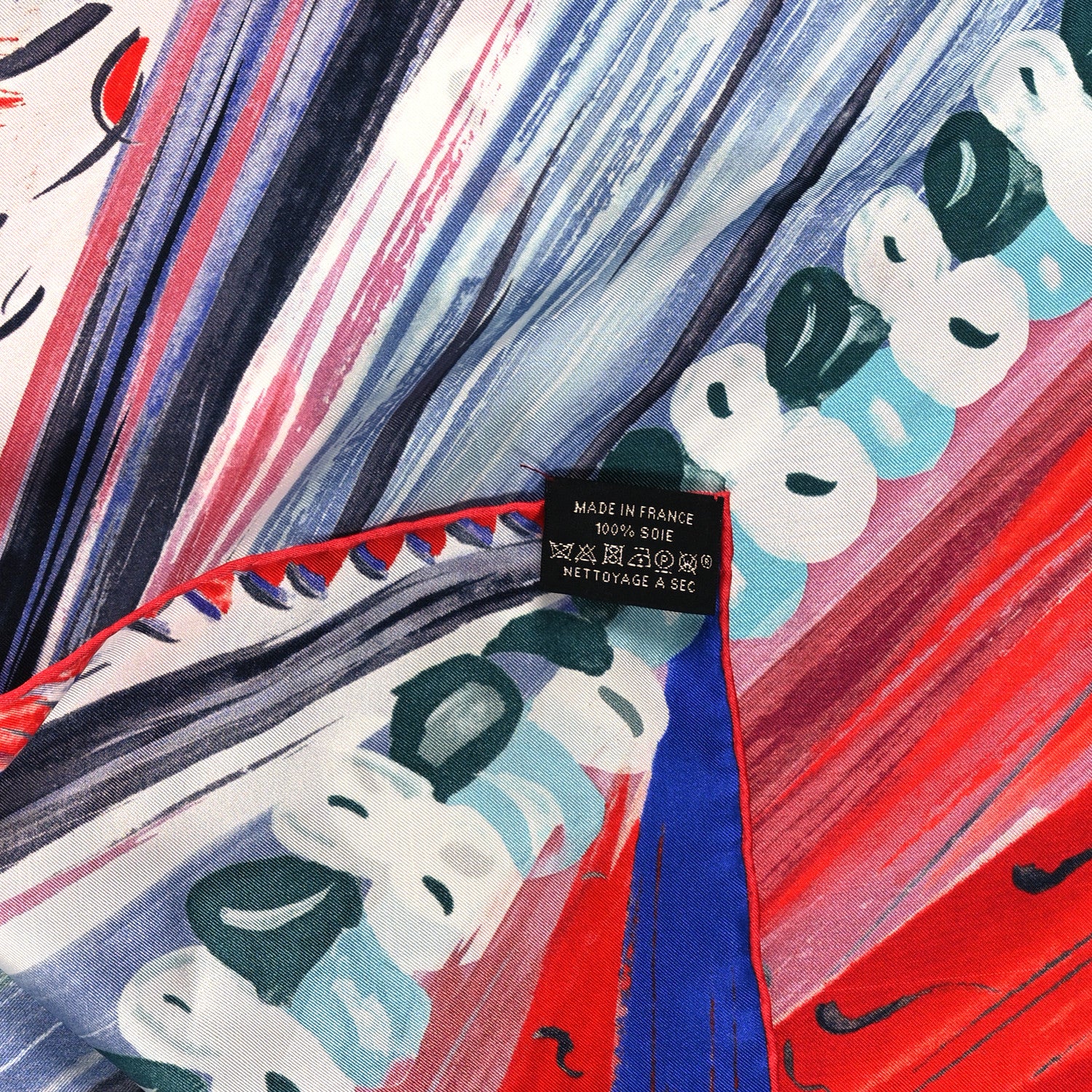 Hermes Silk Geant Larubizana Le Bouclier de la Beaute Scarf 140 Rouge 3 of 3