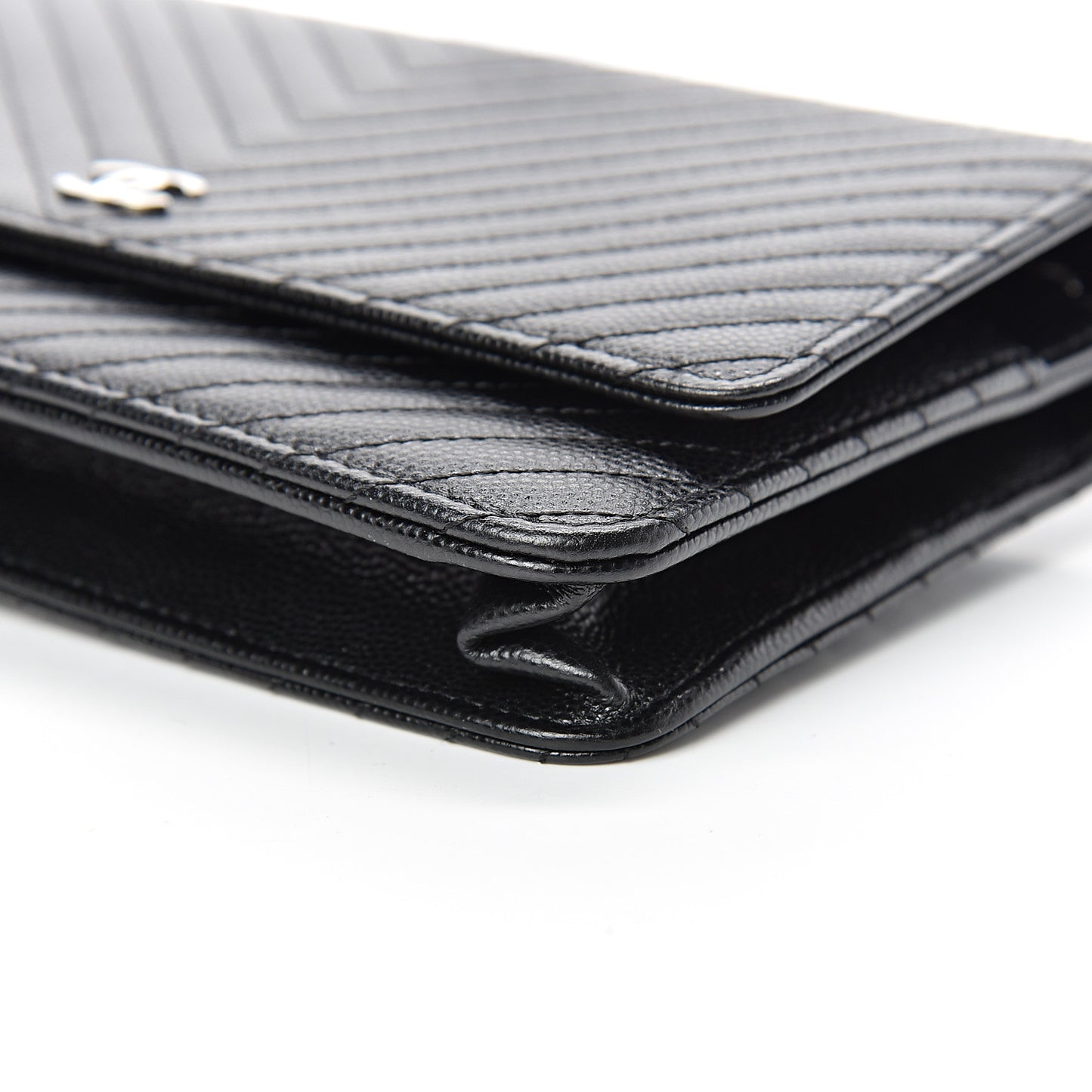 Caviar Chevron Quilted Wallet On Chain WOC Black