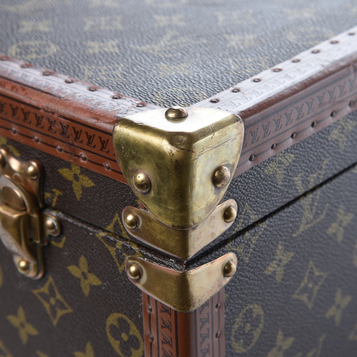 Monogram Bisten 70