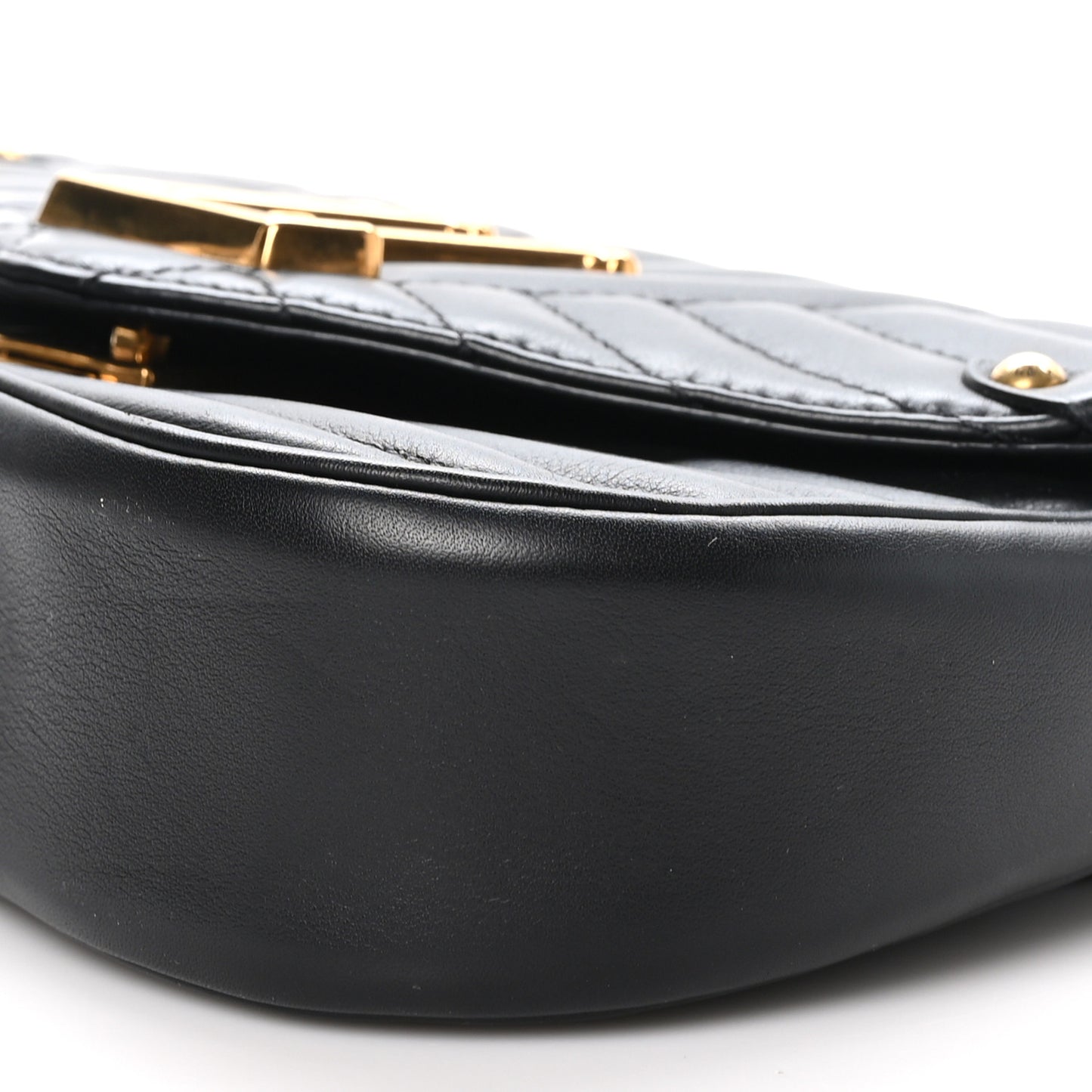 Calfskin New Wave Chain PM Black
