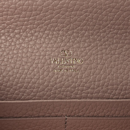 Valentino Garavani Pebbled Calfskin Rockstud Flip Lock Wallet On Chain Poudre 6 of 11