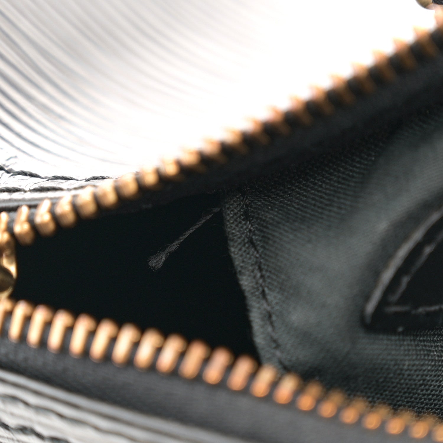 Louis Vuitton Epi Speedy 25 Black 12 of 16