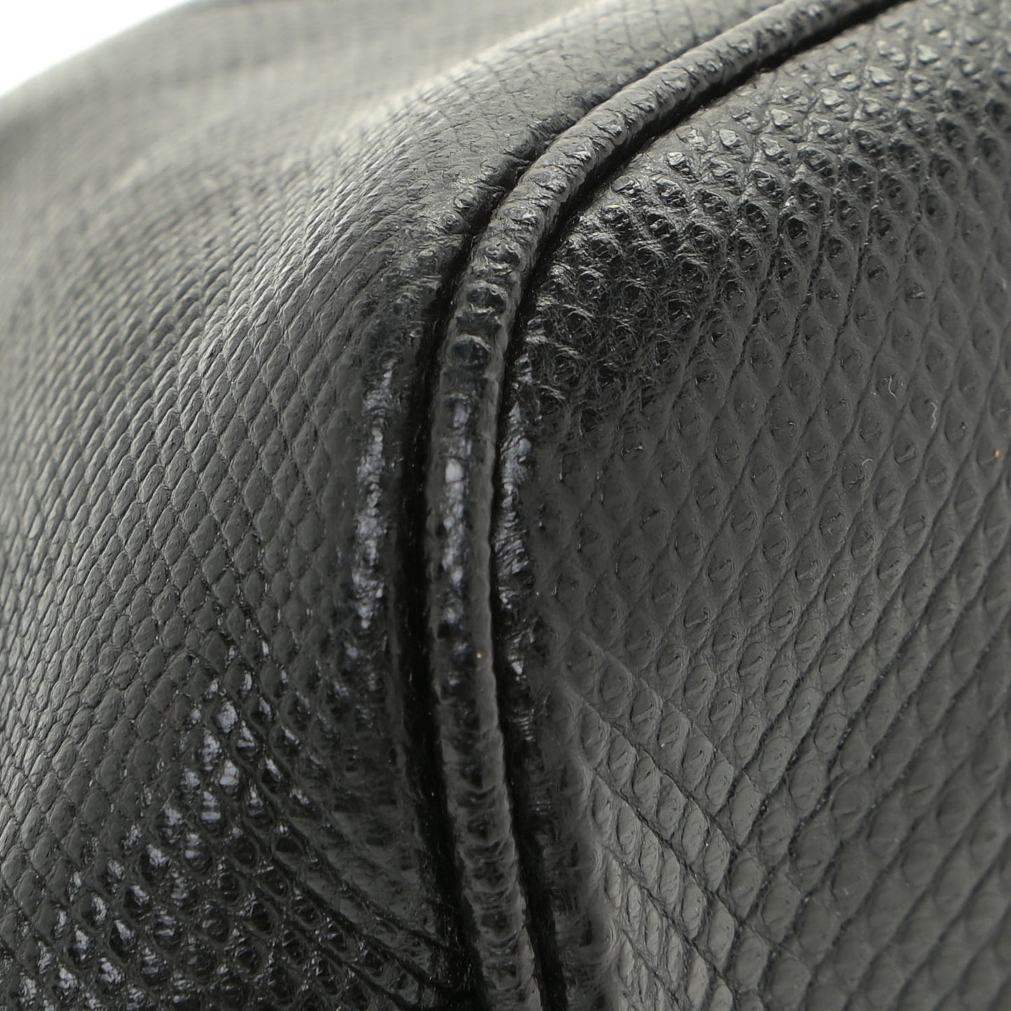 Calfskin Lizard Embossed Boat Pochette Black