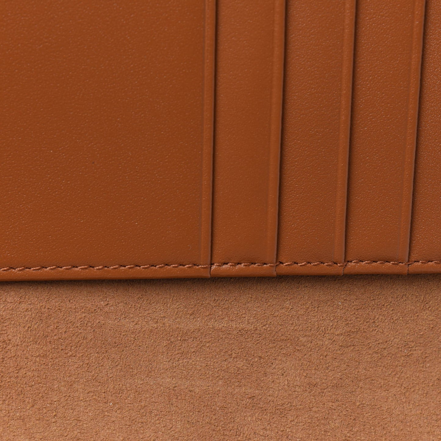 Visetos Chain Wallet Crossbody Cognac