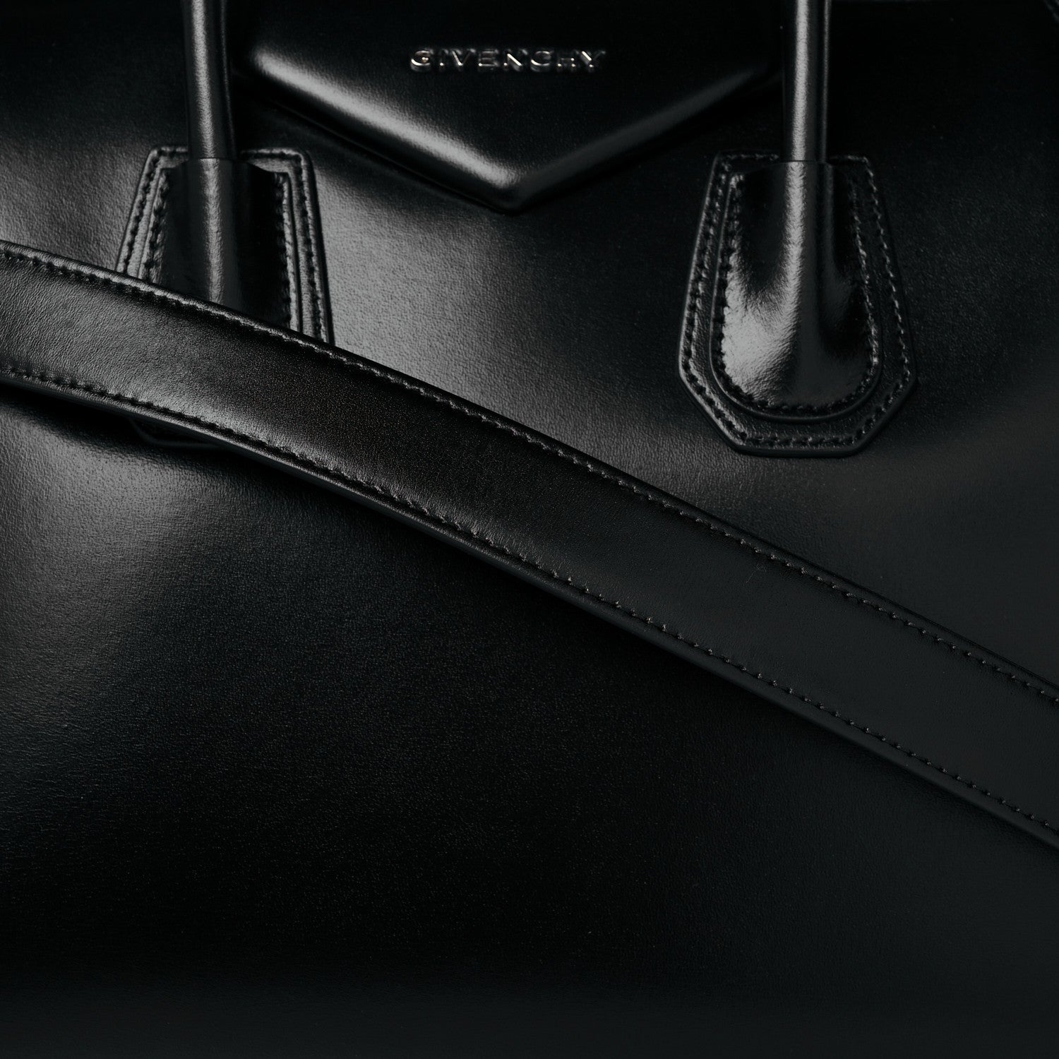 Givenchy Shiny Lord Calfskin Medium Antigona Black 8 of 10