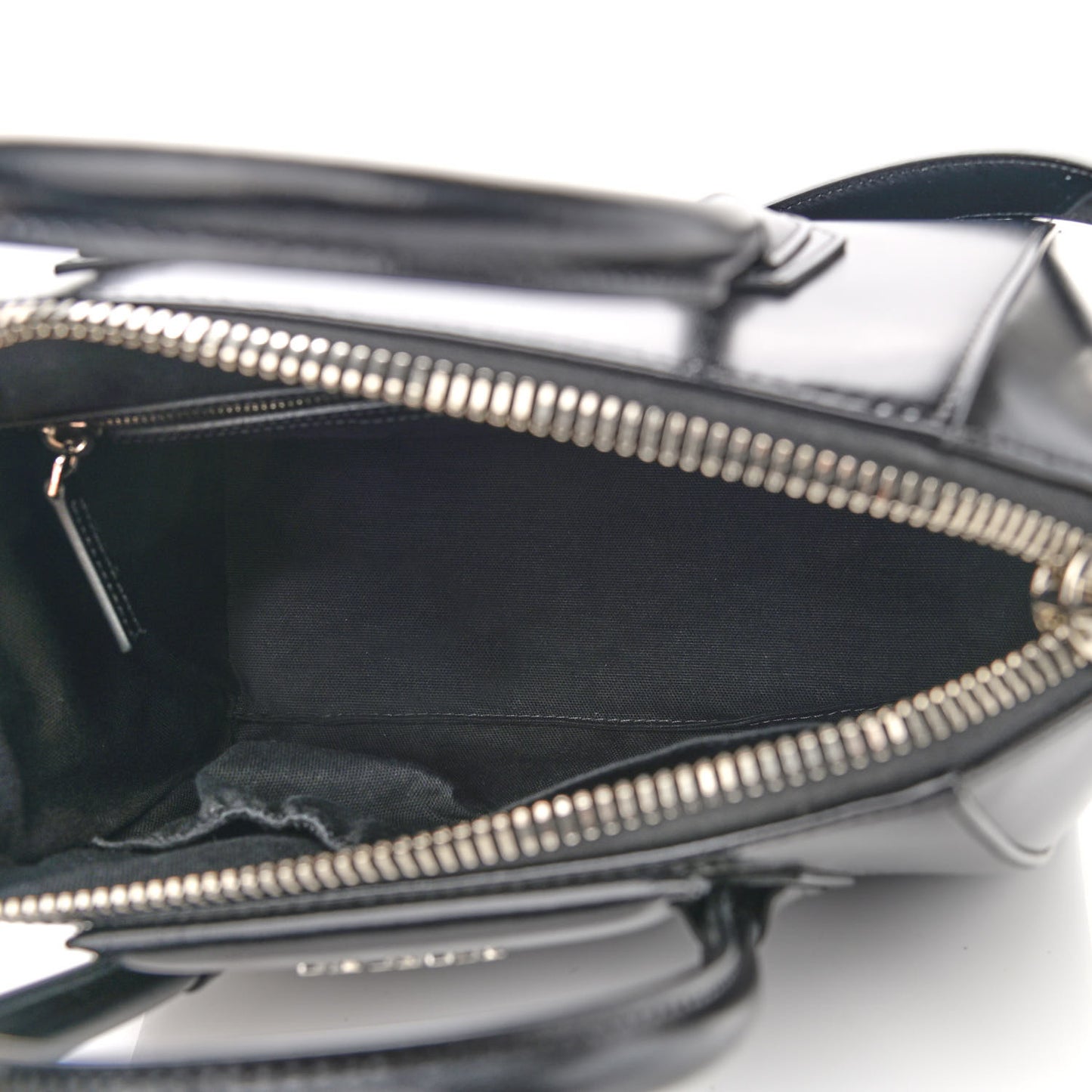 Shiny Lord Calfskin Small Antigona Black