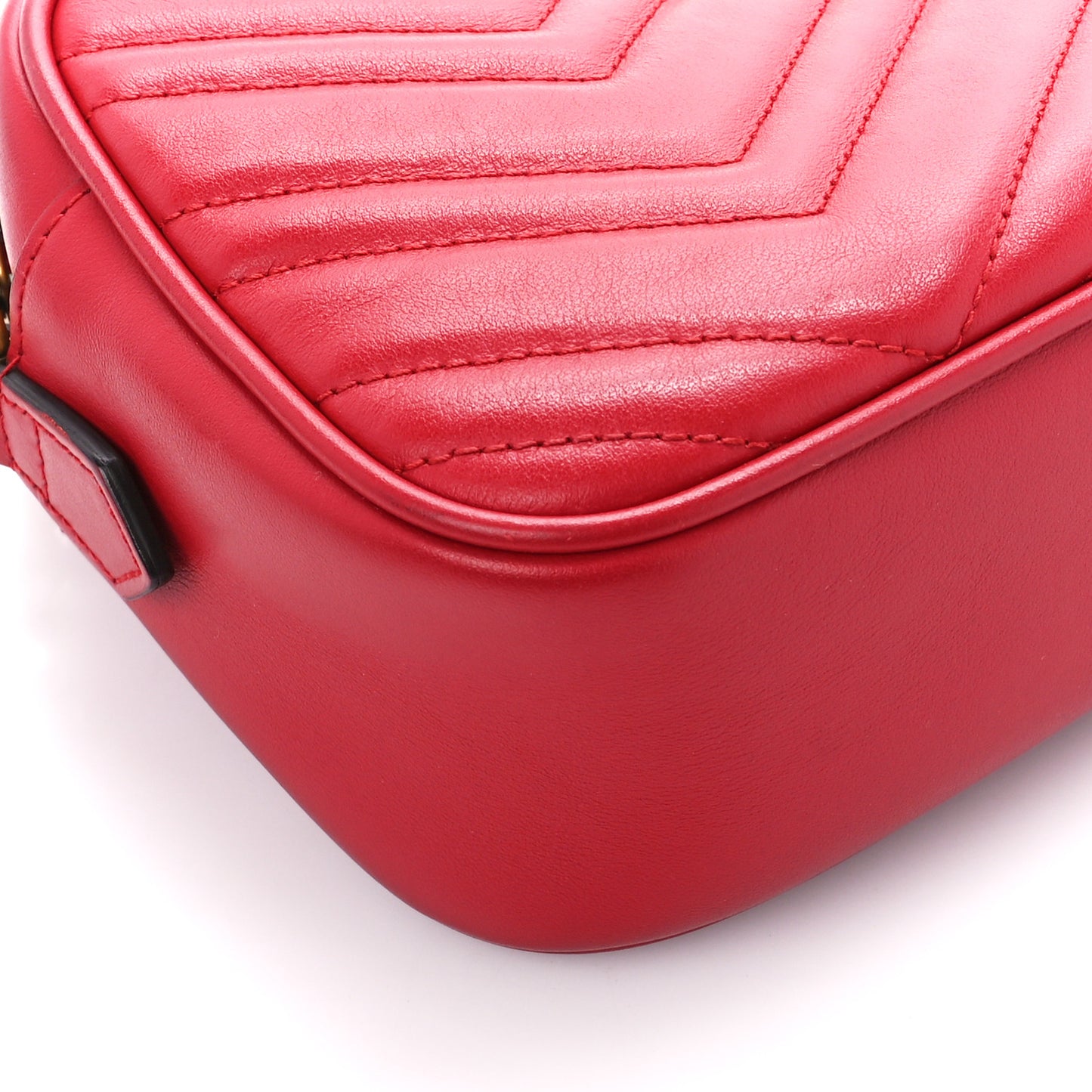 Calfskin Matelasse Small GG Marmont Chain Shoulder Bag Hibiscus Red