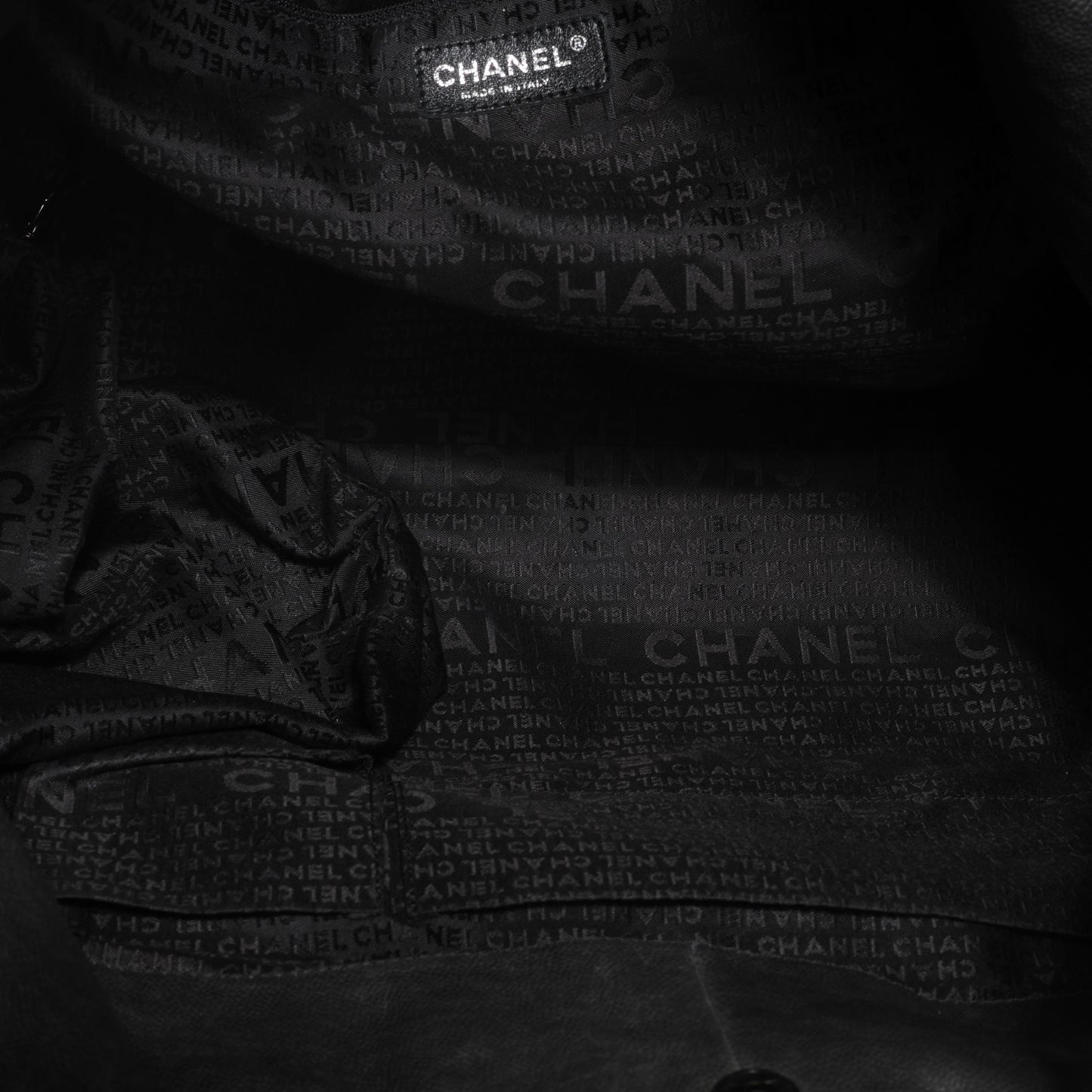 Distressed Caviar XL Coco Cabas Black