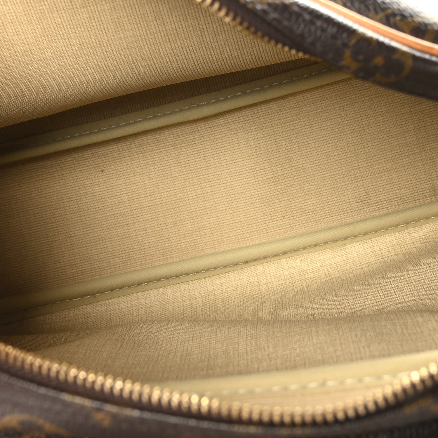 Louis Vuitton Monogram Reporter PM 5 of 12