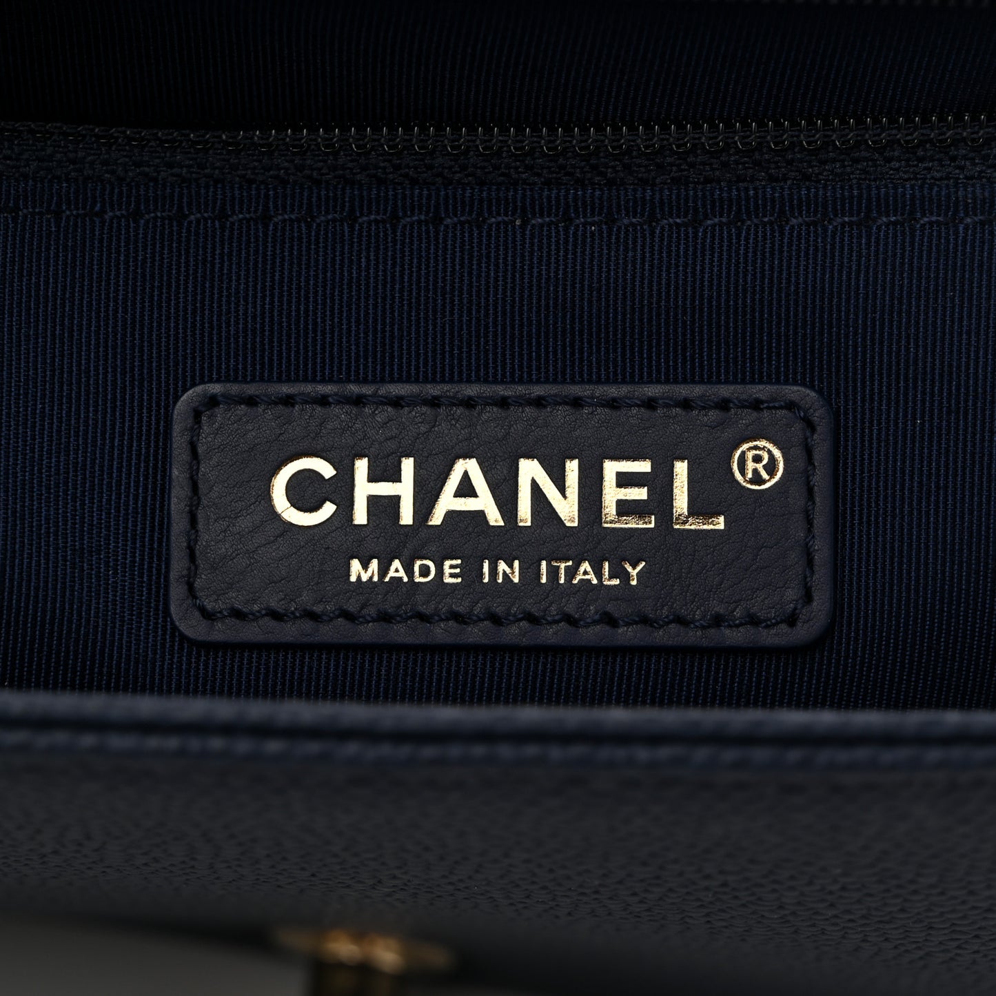 Caviar Quilted New Medium Boy Flap Navy