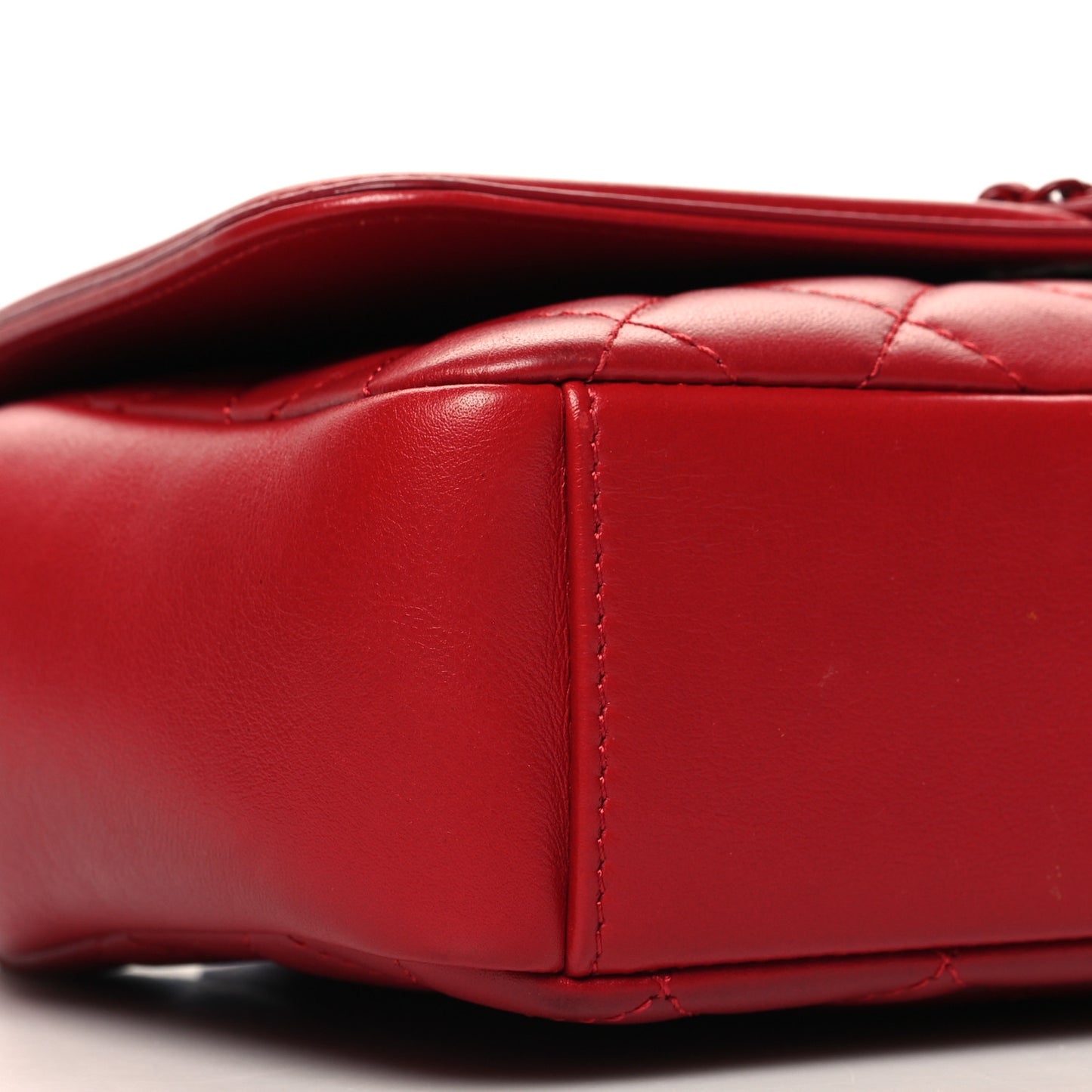 Calfskin Quilted Medium CC Filigree Flap Red