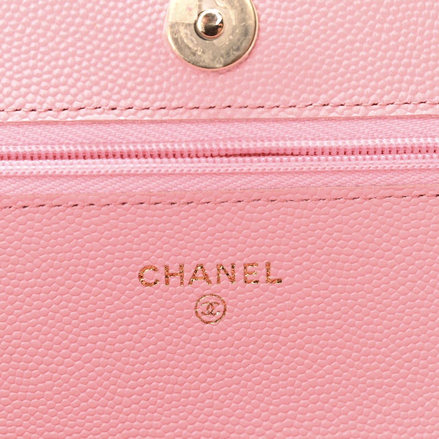 Caviar Quilted Wallet on Chain WOC Light Pink