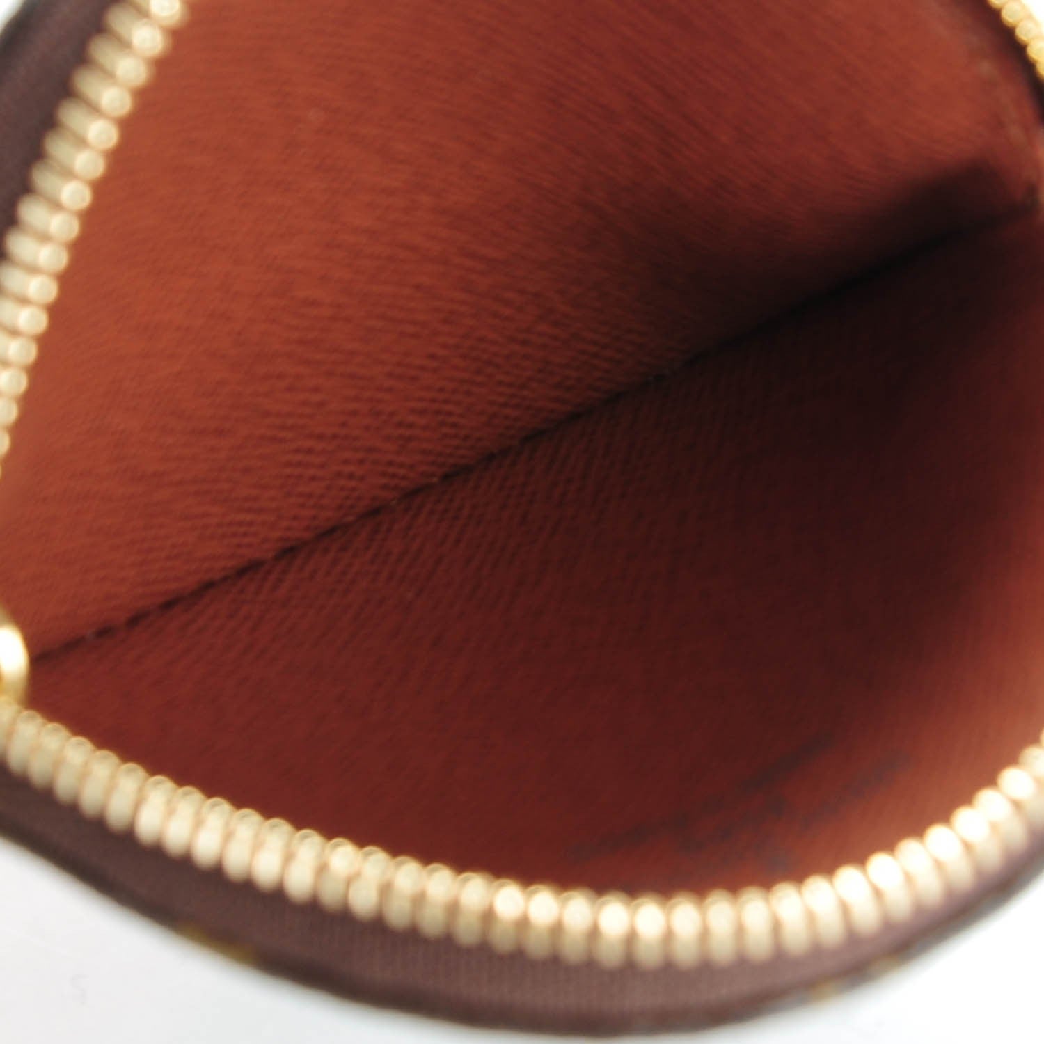 Louis Vuitton Monogram Round Coin Purse 5 of 7