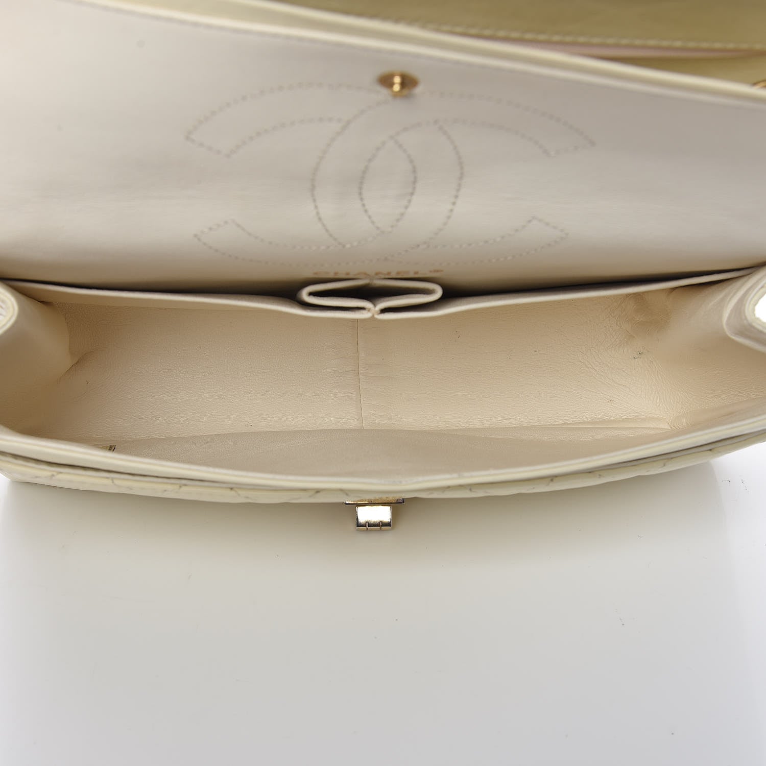 Chanel Aged Calfskin 2.55 Reissue 226 Flap Ivory 5 of 20