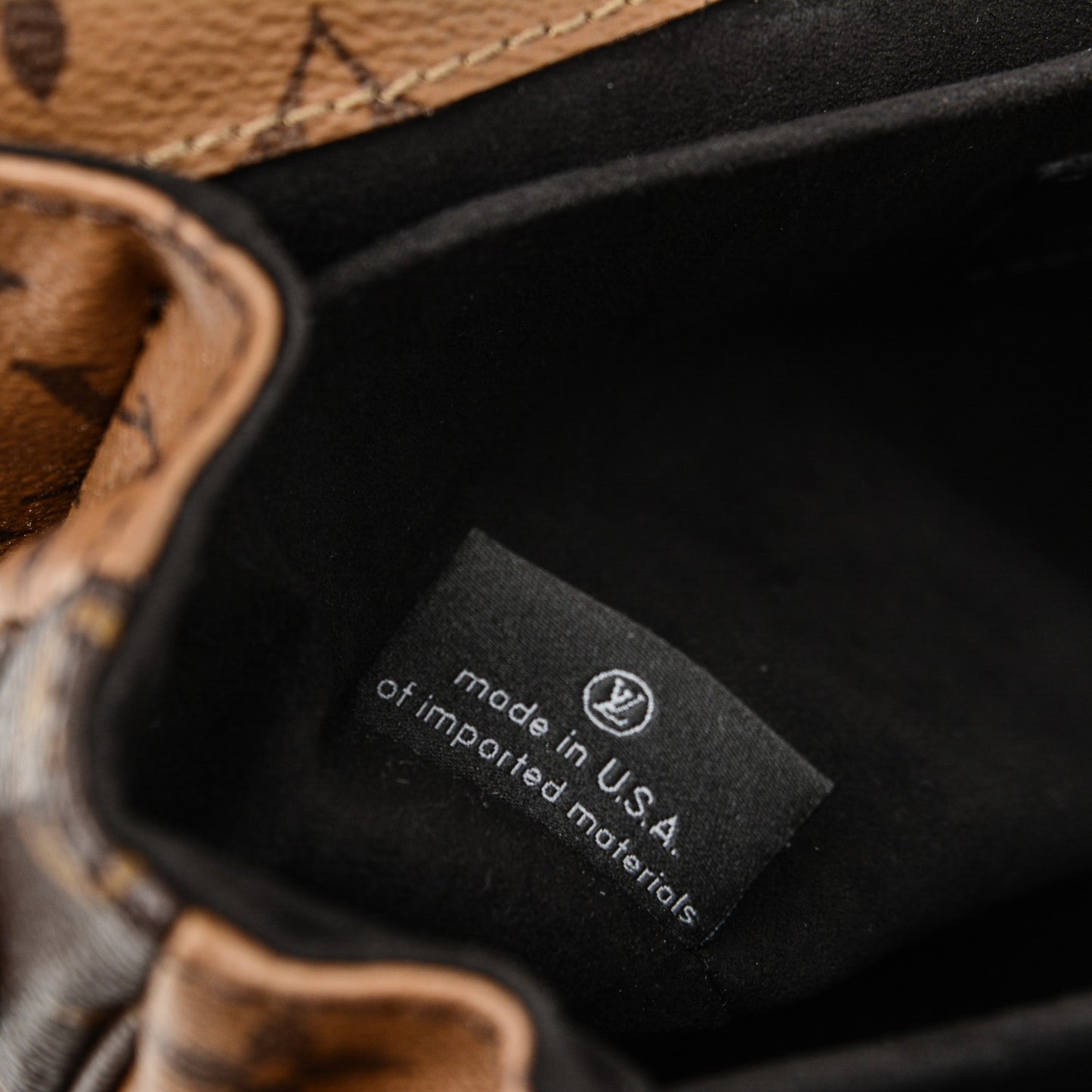 Reverse Monogram Pochette Metis