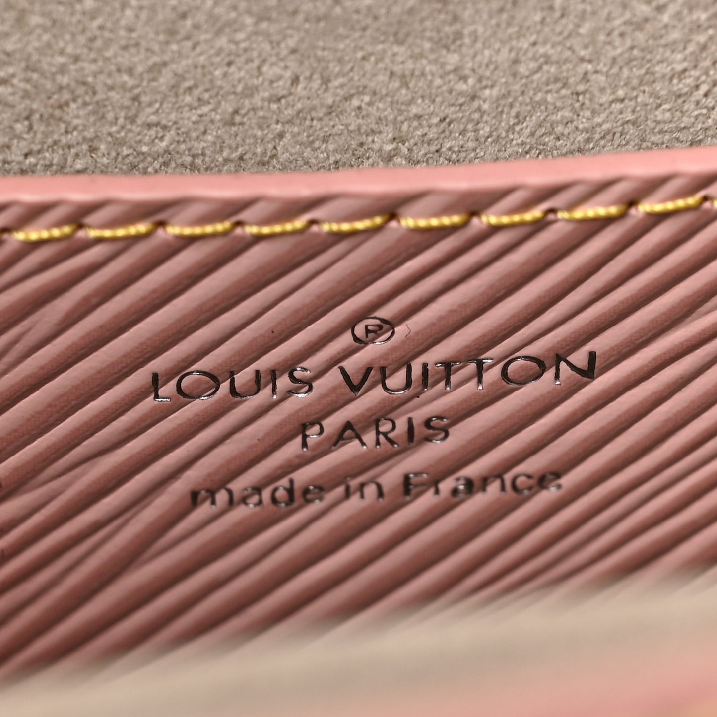 Epi Twist Shoulder Bag MM Rose Ballerine