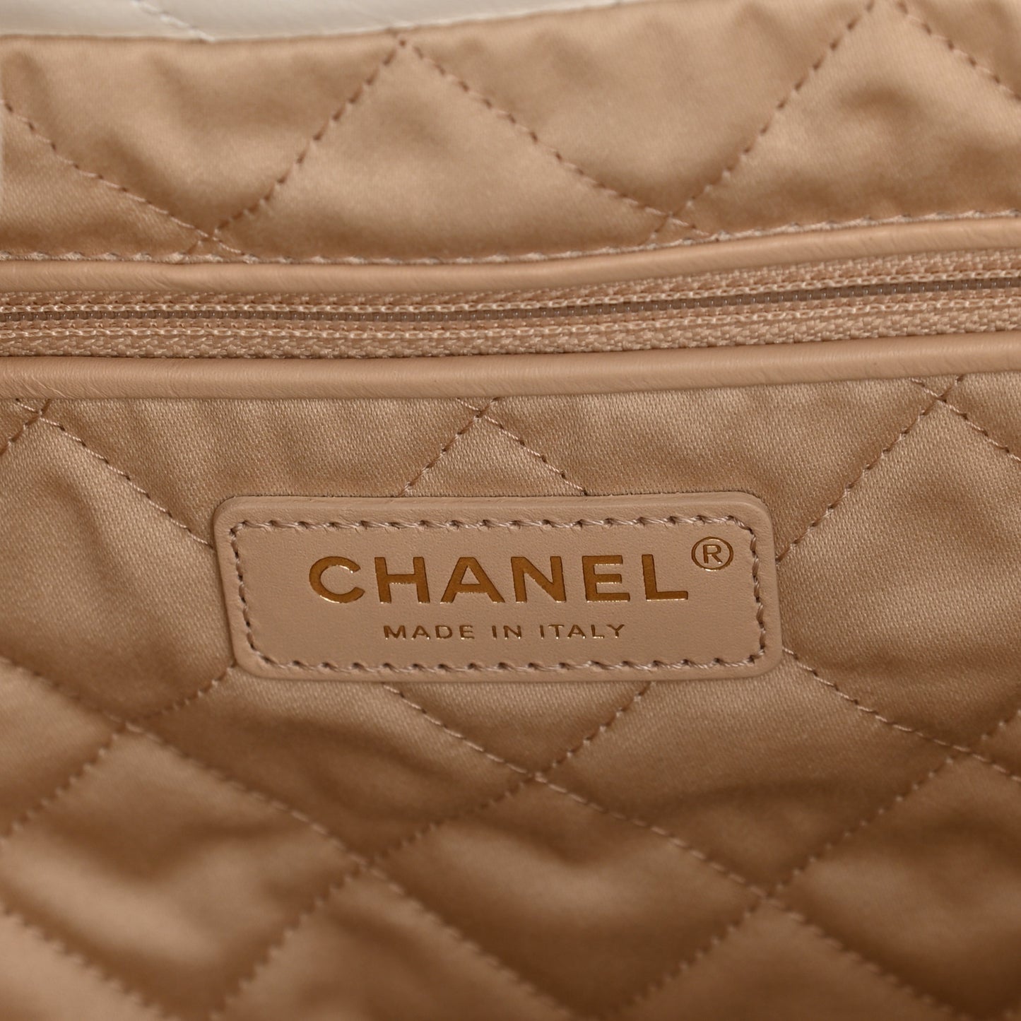 Shiny Calfskin Quilted Small Chanel 22 White