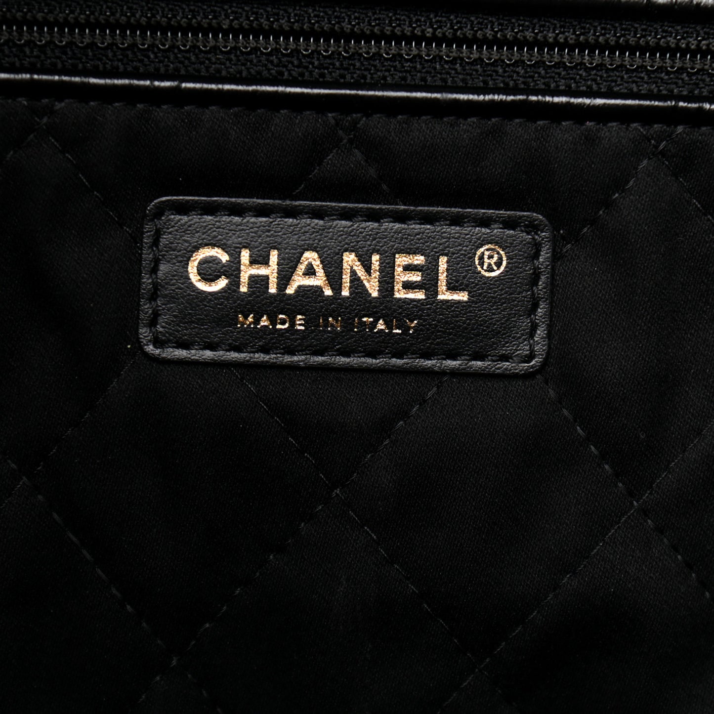Shiny Calfskin Quilted Chanel 22 Black