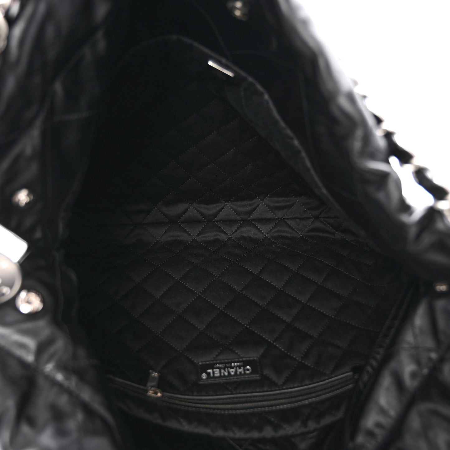 Shiny Calfskin Quilted Chanel 22 Black