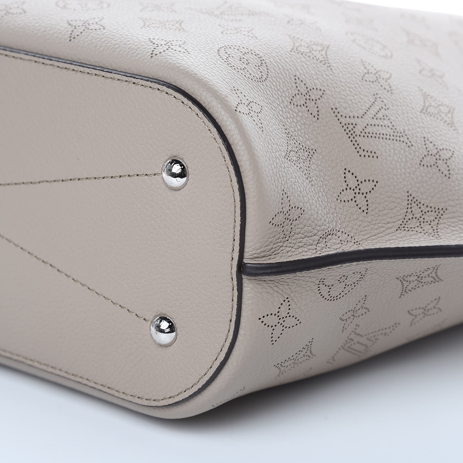 Louis Vuitton Mahina Girolata Galet 10 of 10