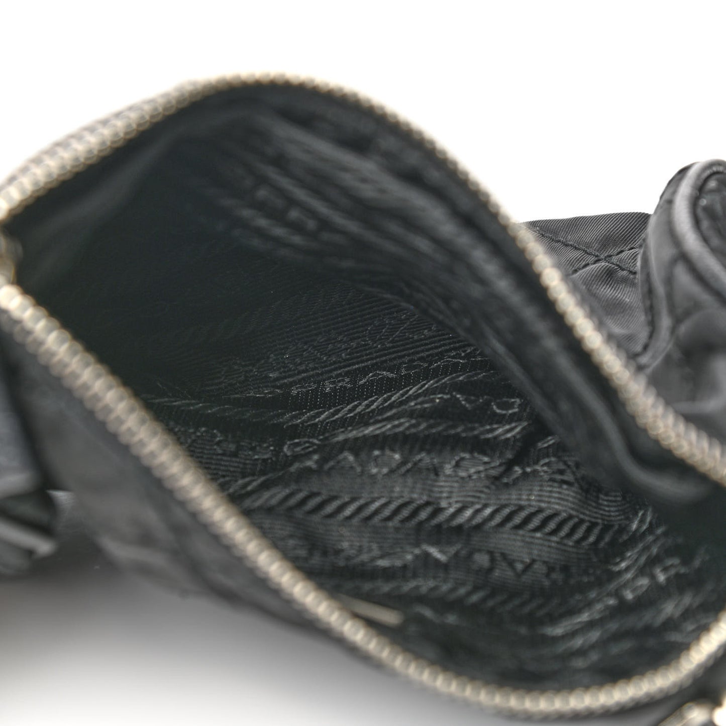 Tessuto Nylon Impunturato Quilted Chain Pochette Black