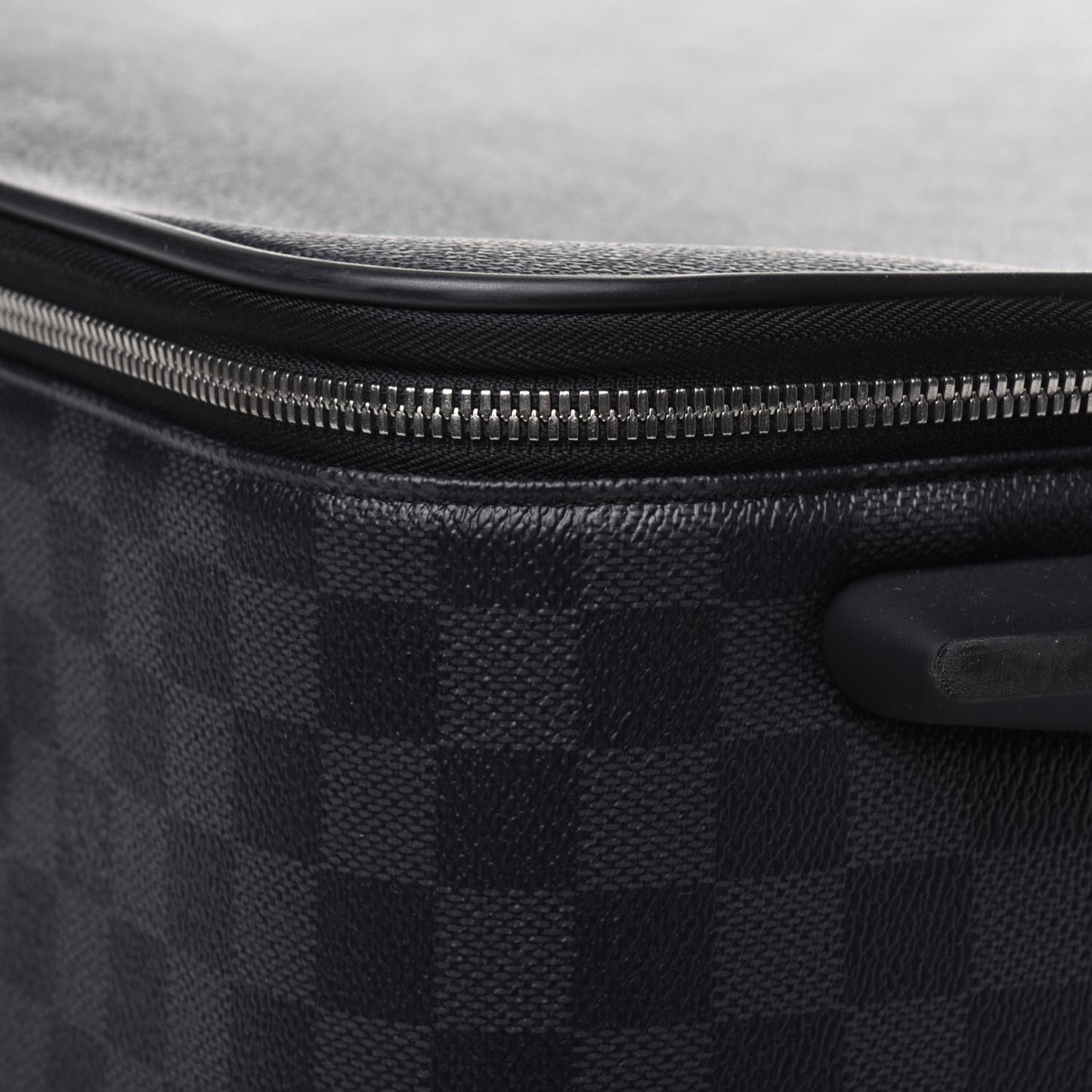 Damier Graphite Pegase Light 55