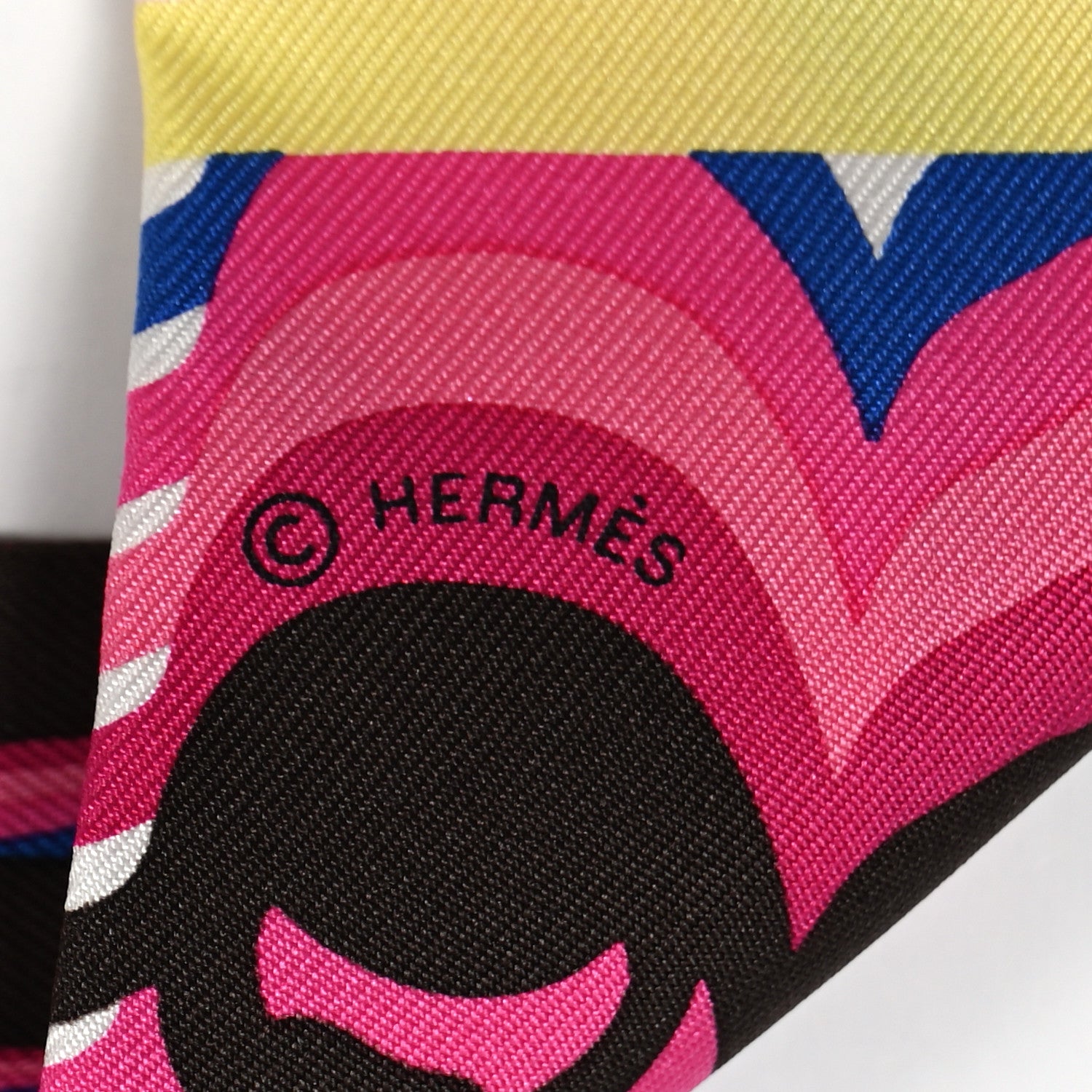 Hermes Silk Brides De Gala Shadow Twilly Rose Vif Marron Jaune 3 of 4