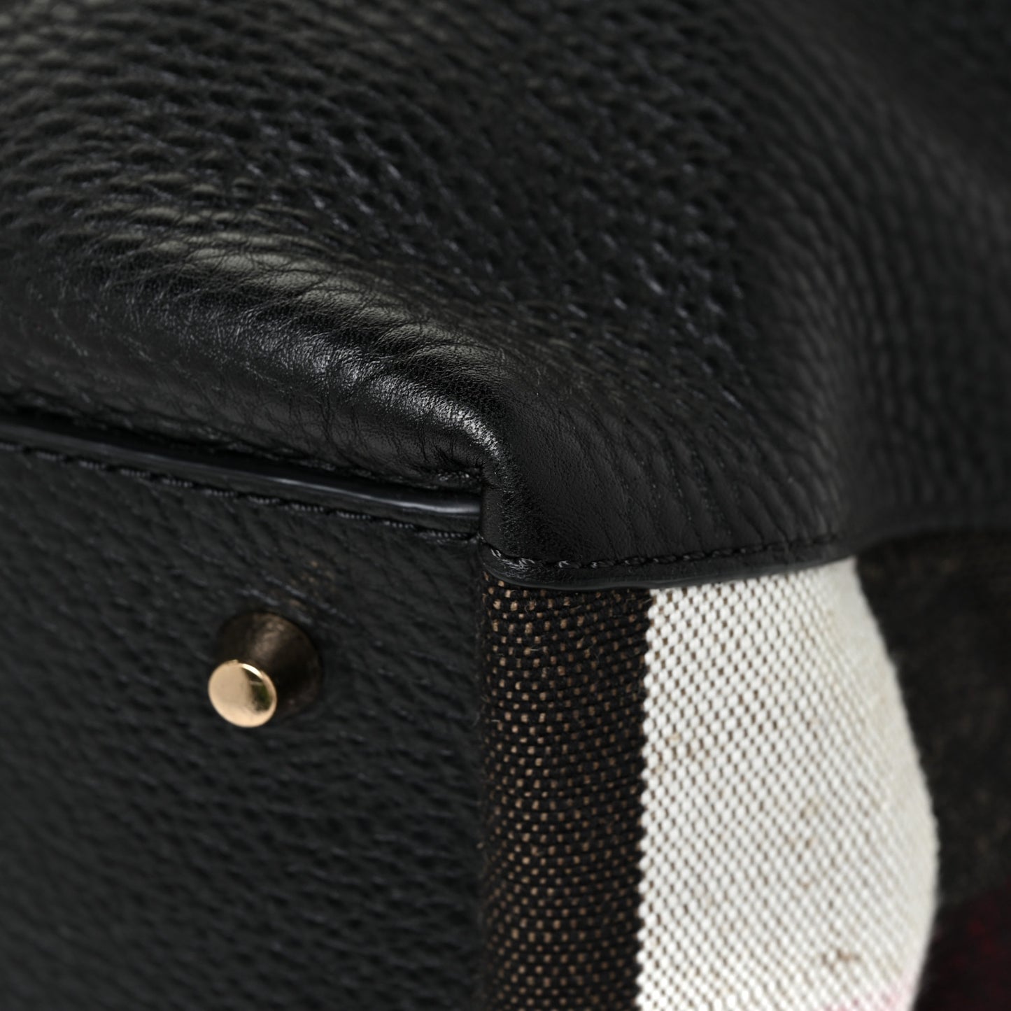 Grainy Calfskin House Check Medium Maidstone Black