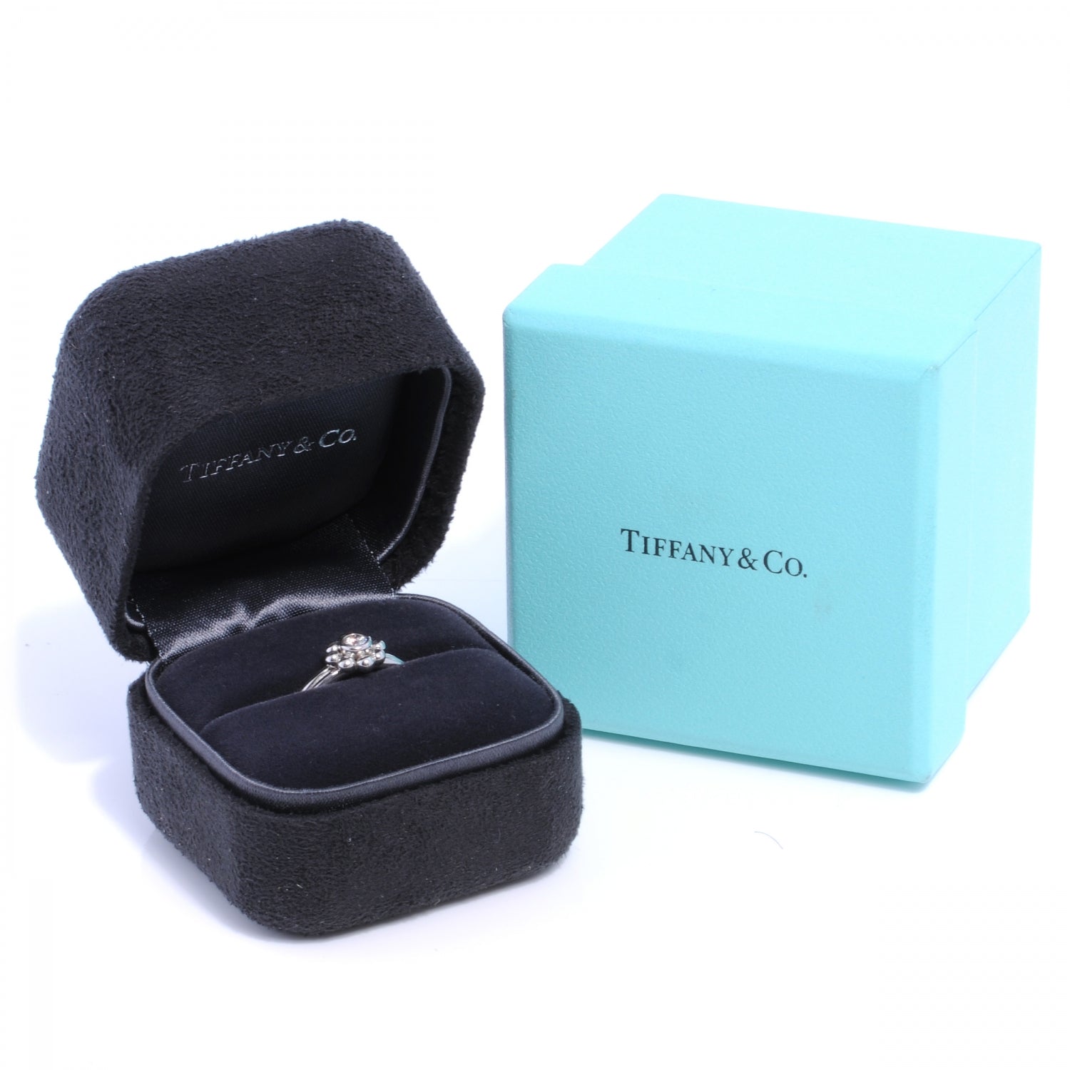 Tiffany 18k Diamond Flower Ring 7 7 of 7
