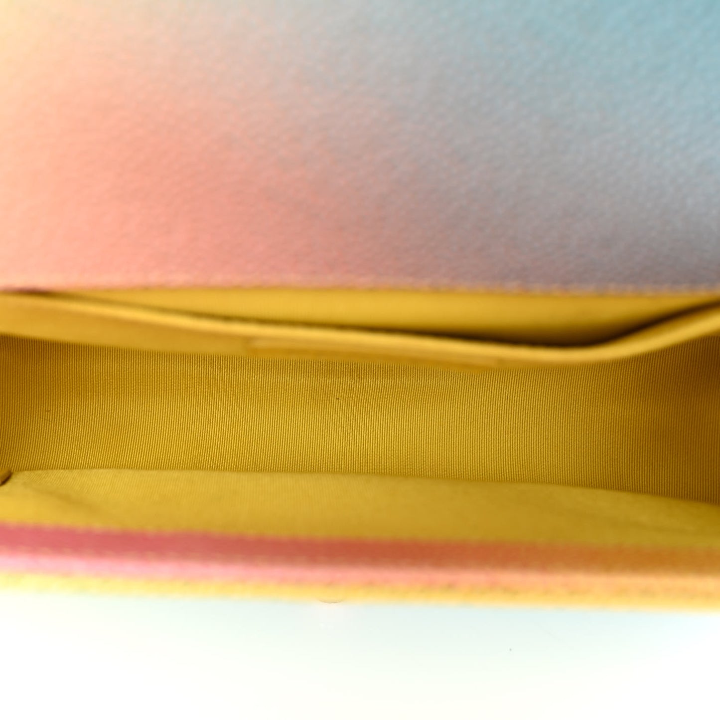 Caviar Quilted Medium Cuba Rainbow Boy Flap Multicolor