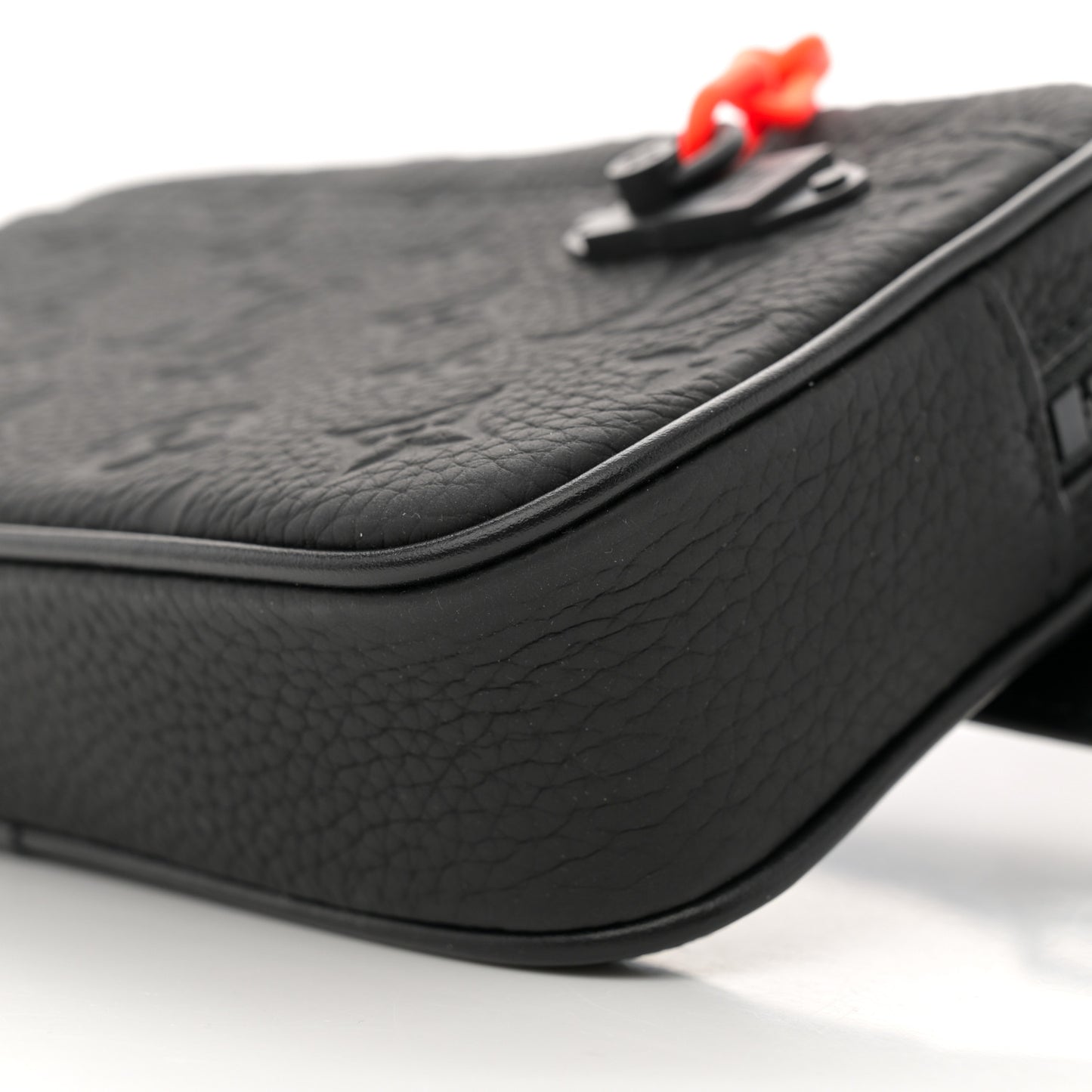 Taurillon Monogram Uniformes Solar Ray Soft Pochette Volga Belt Bag Black