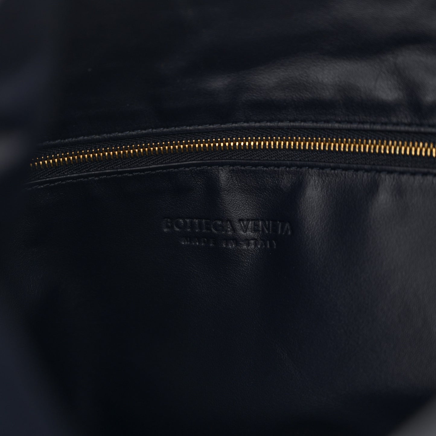 Calfskin Intrecciato Large Hop Space