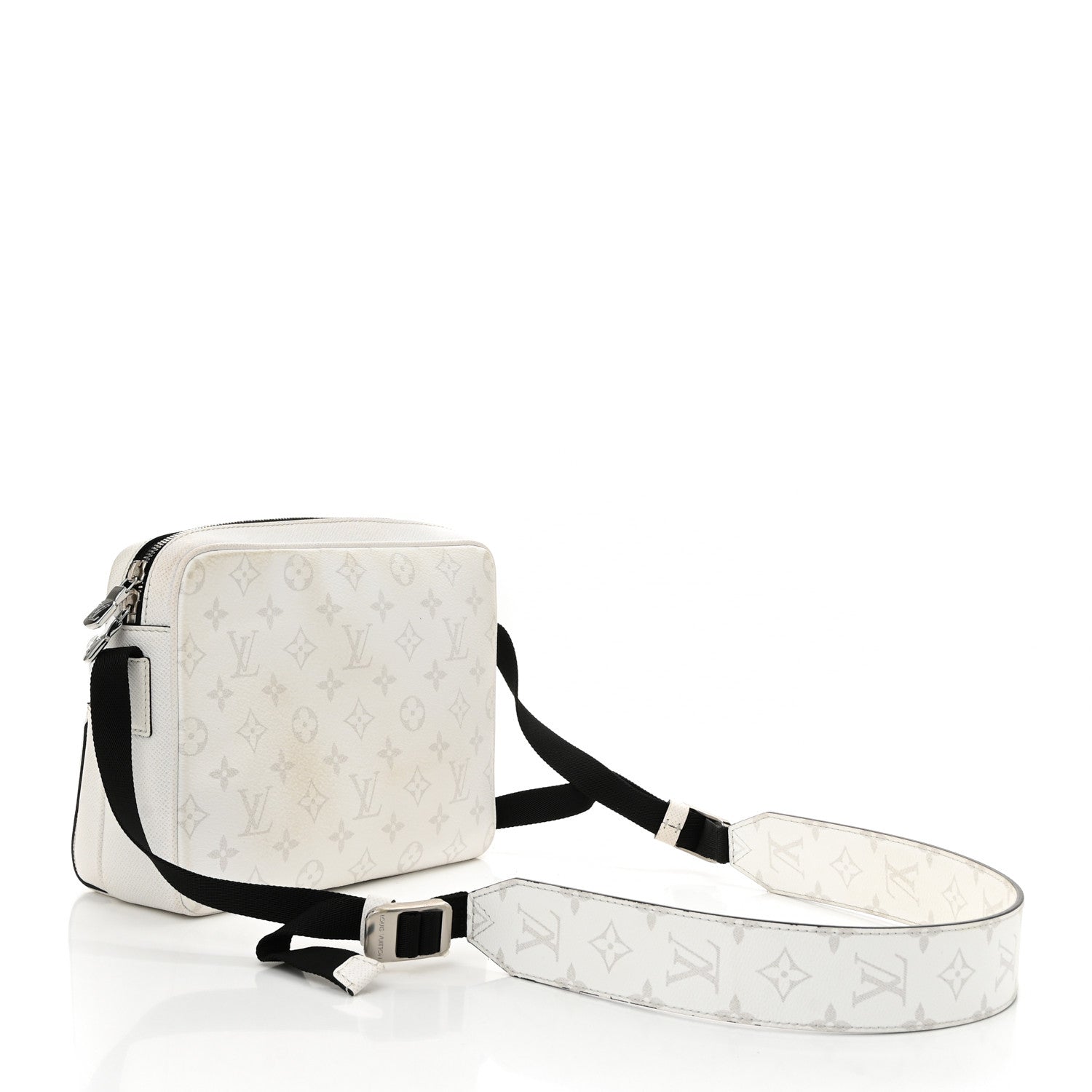Louis Vuitton Taiga Monogram Outdoor Messenger White 3 of 11