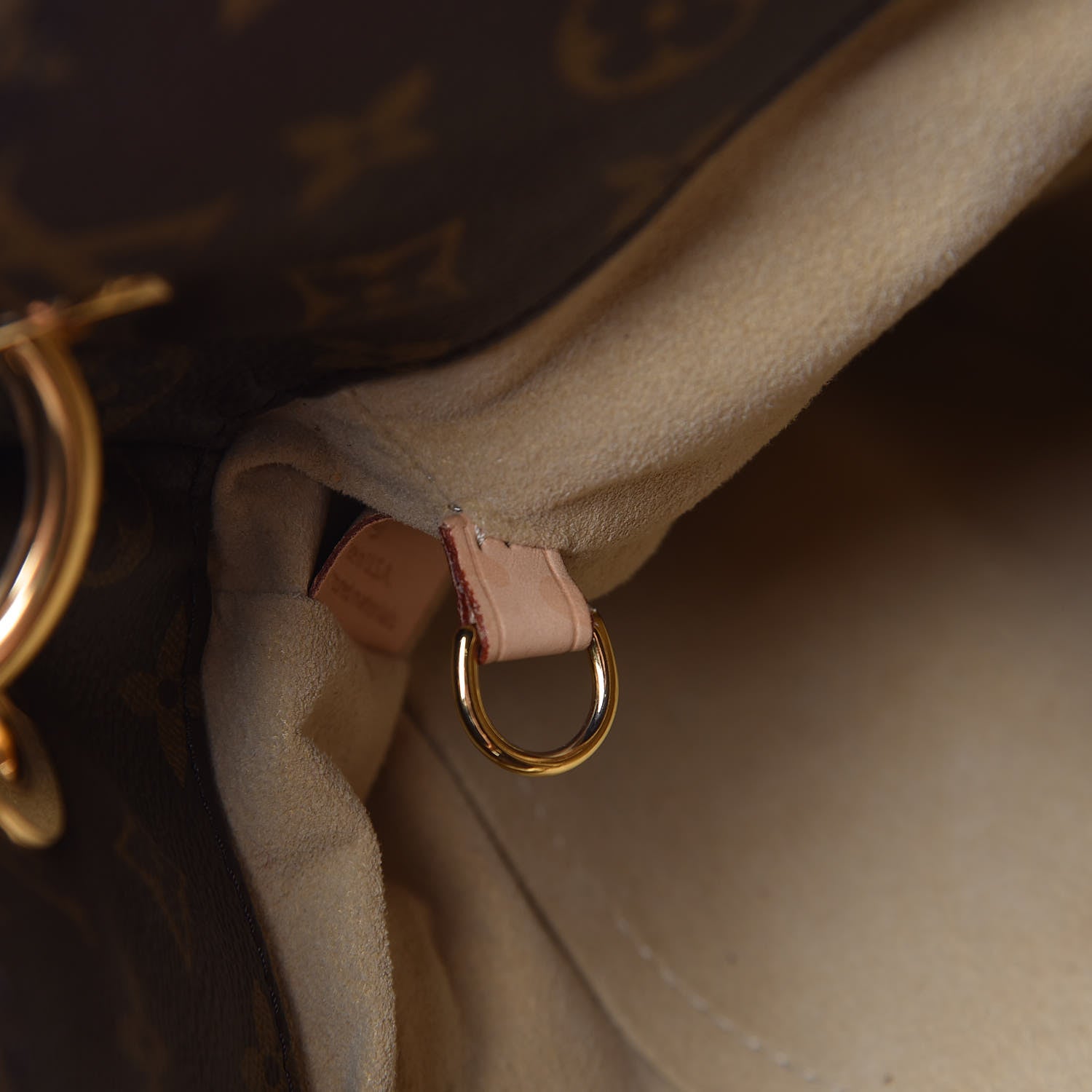 Louis Vuitton Monogram Artsy MM 11 of 19