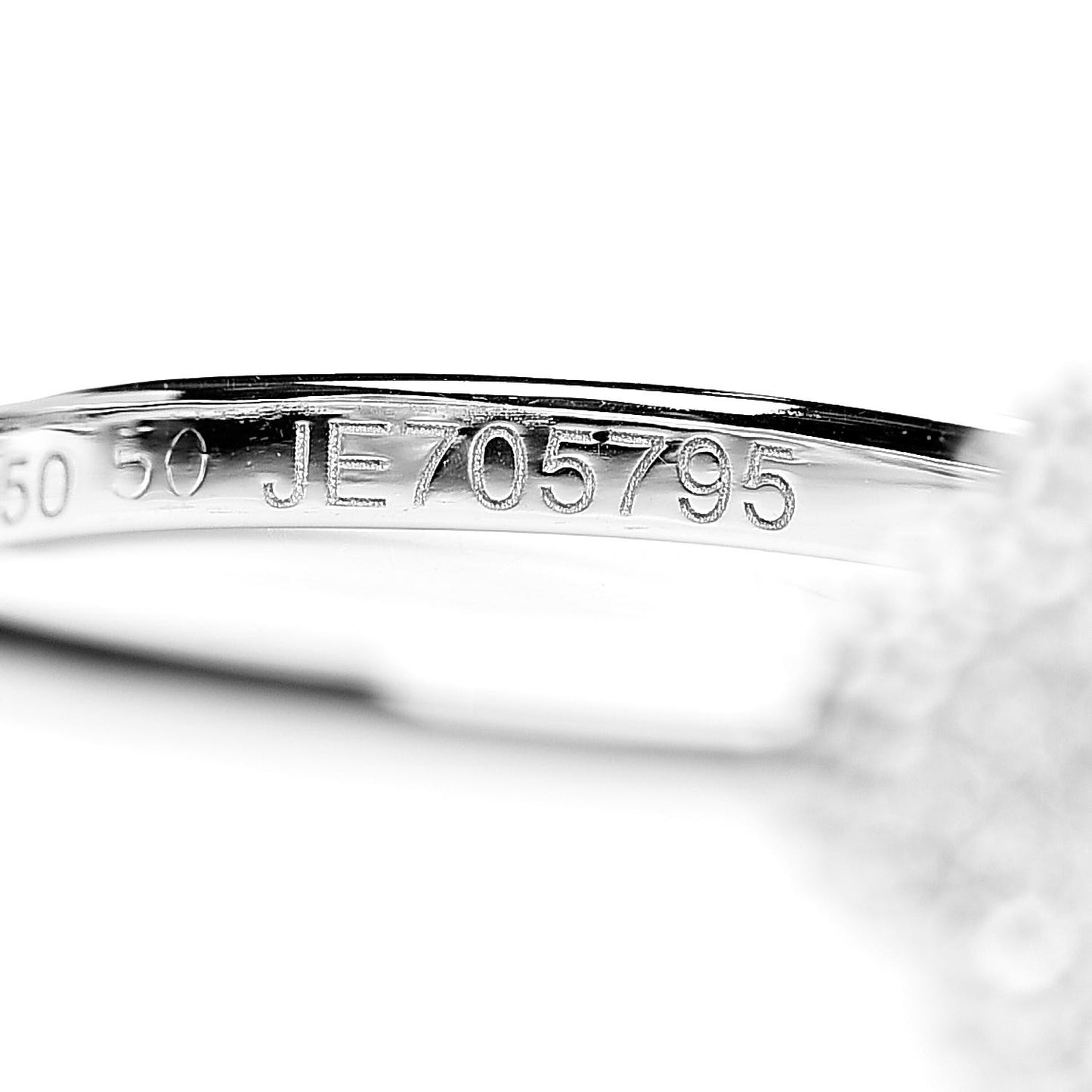 18K White Gold Diamond Sweet Alhambra Ring 50 5.25